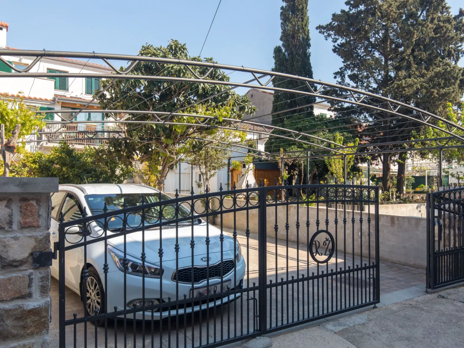 Mit Garten, Grill und Terrasse-Buiten