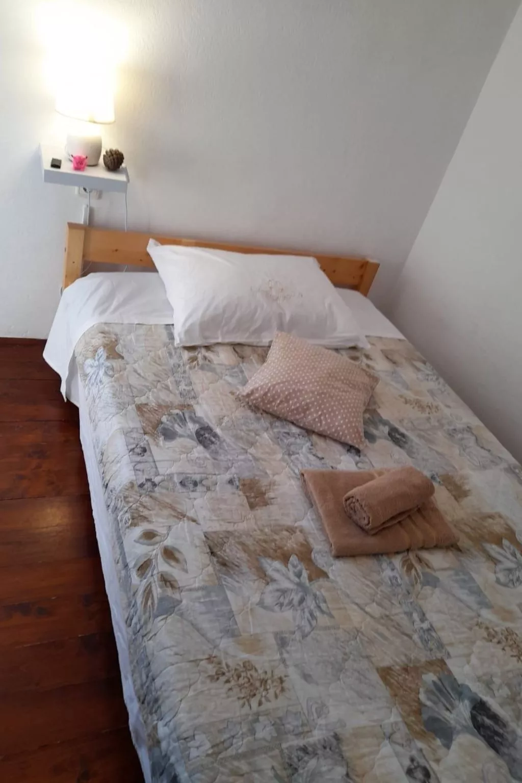 Heritage Stone House -T.A Leut Agency-Binnen