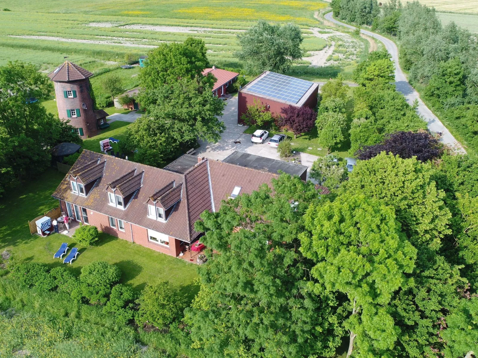 In Pilsum mit Großem Garten-Buiten