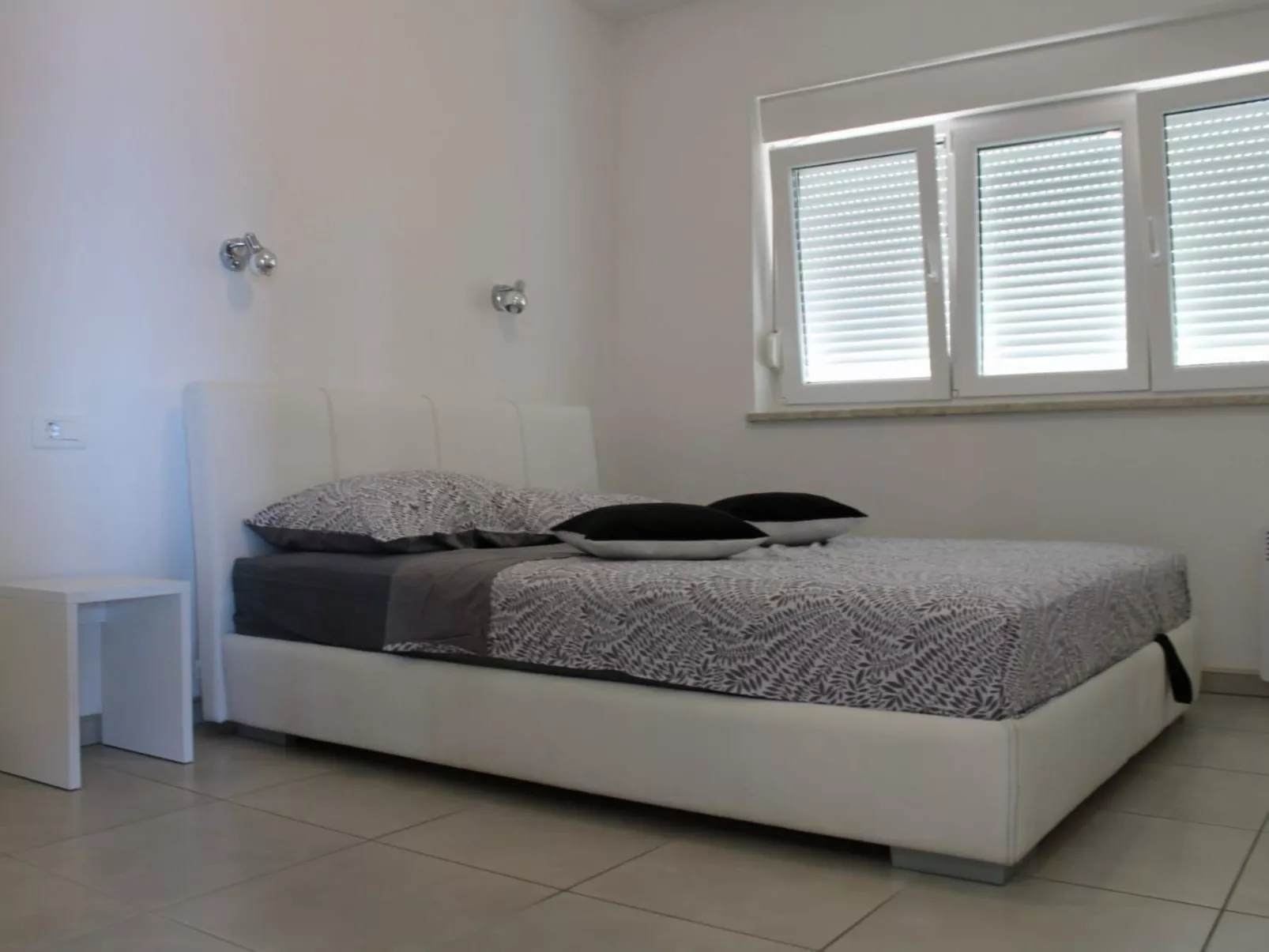 Appartement mit Terrasse, Meerblick, Jacuzzi, Außenpool-Image-tags.info