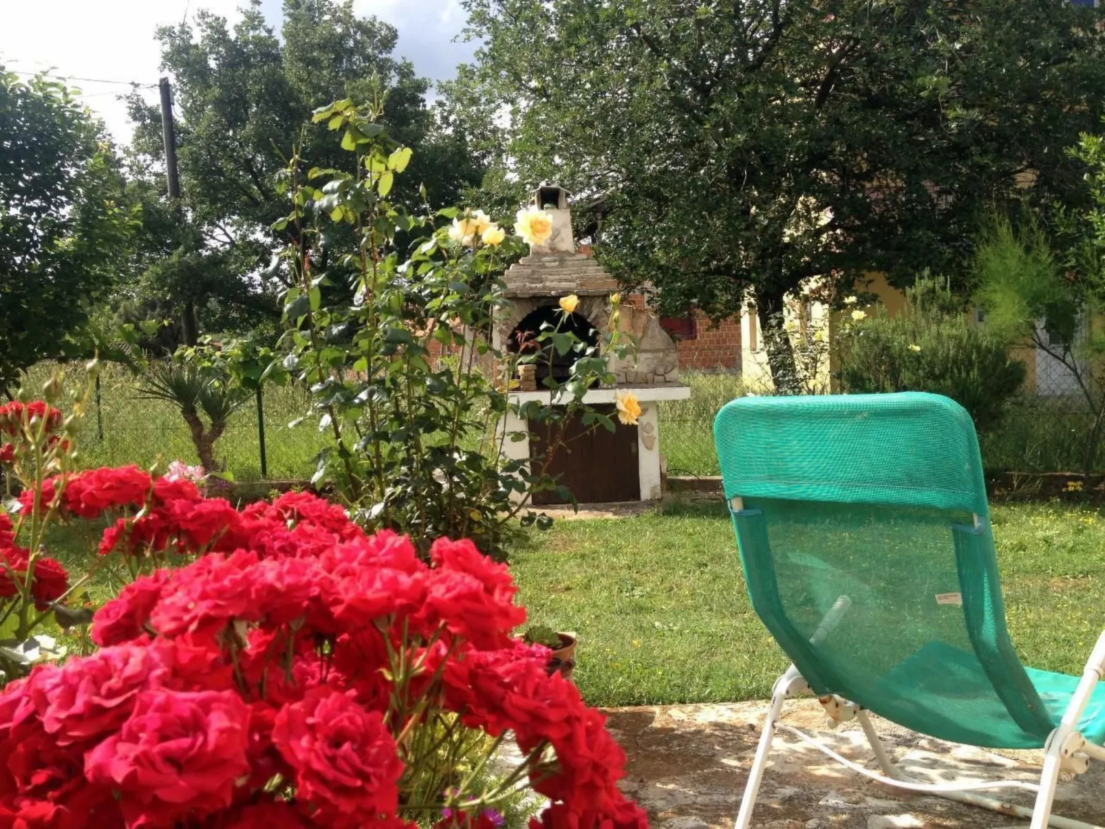 In Pula mit Grill, Terrasse und Garten