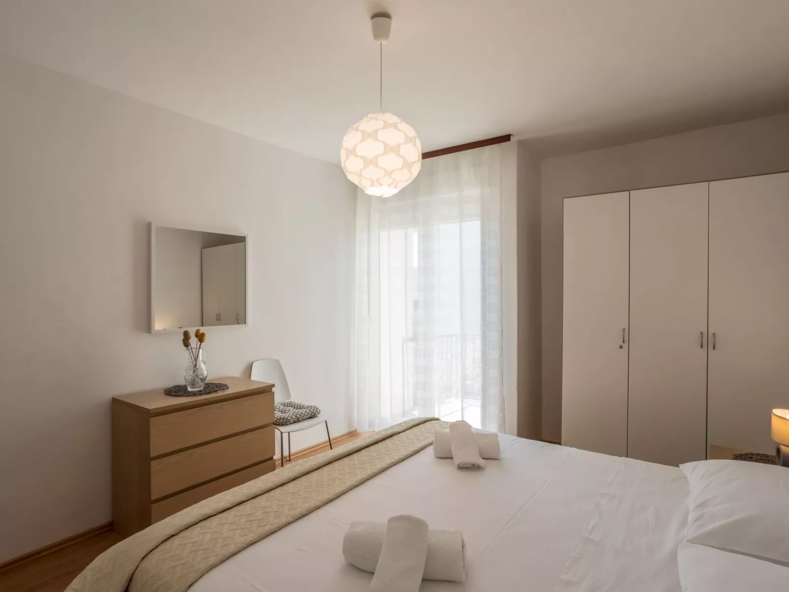 Tihana mit mediterranem Garten-Binnen