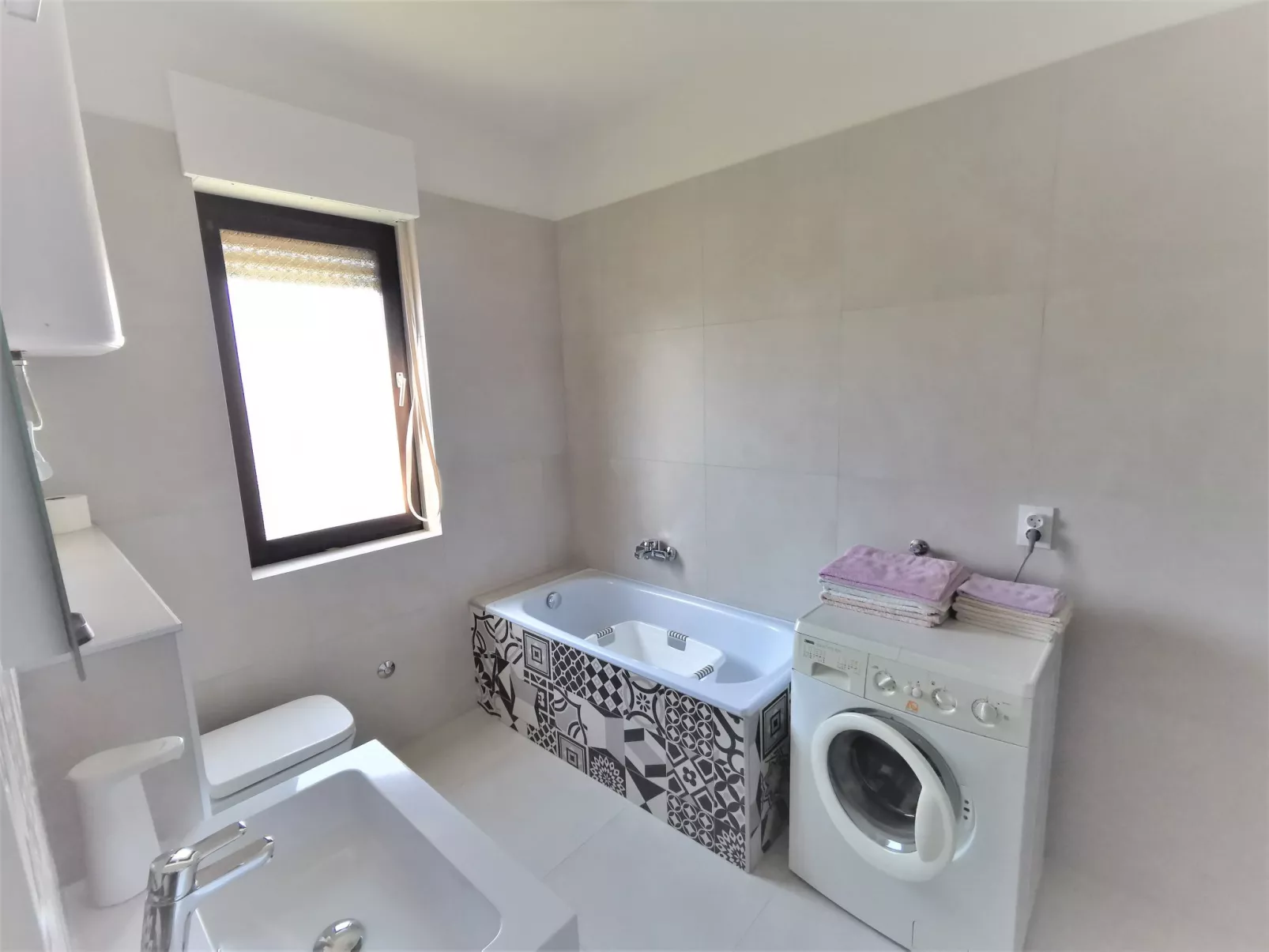 Mit privater Terrasse-Binnen