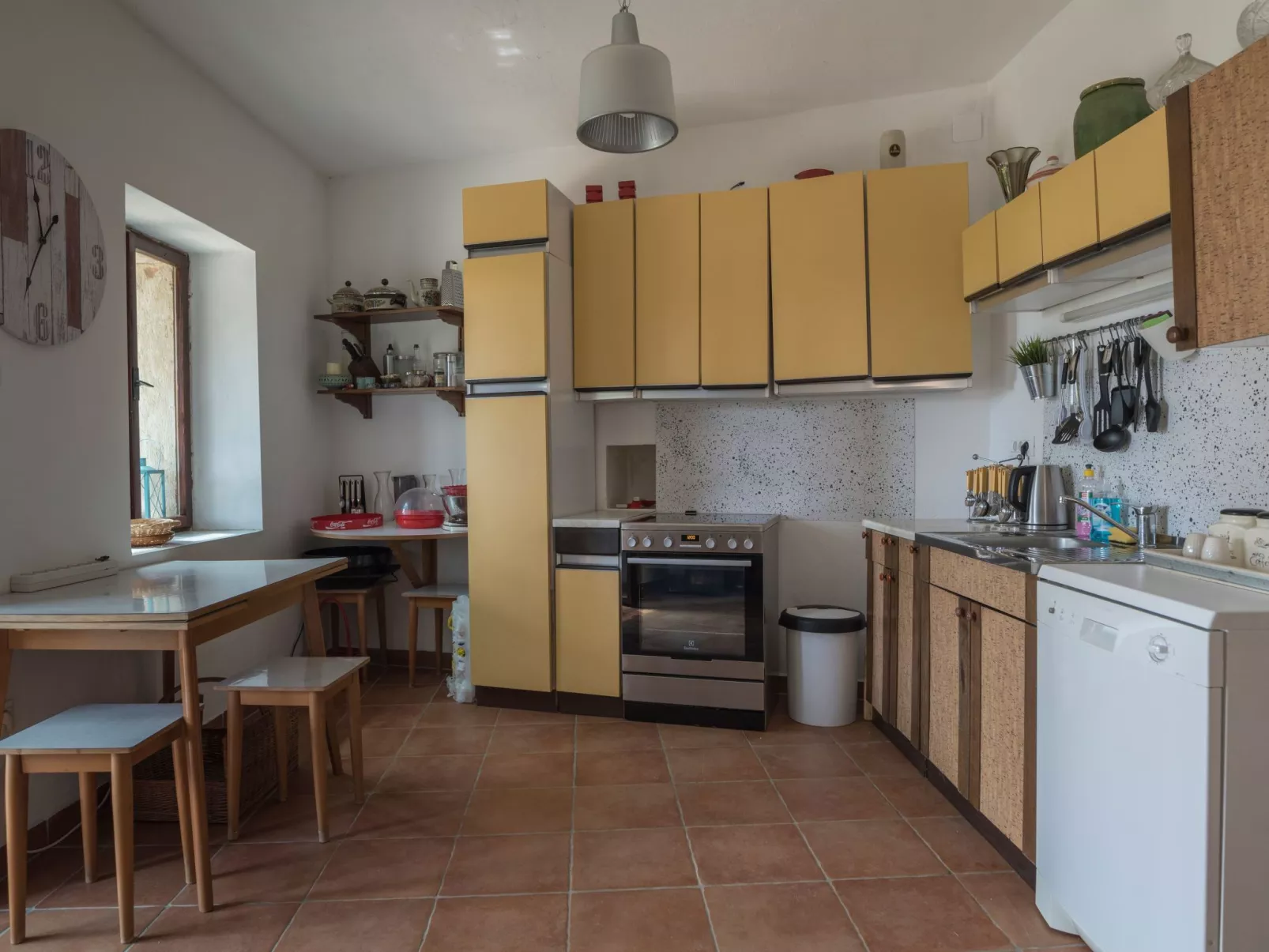 Wunderschön eingerichtete Villa mit Pool und Garten-Image-tags.info