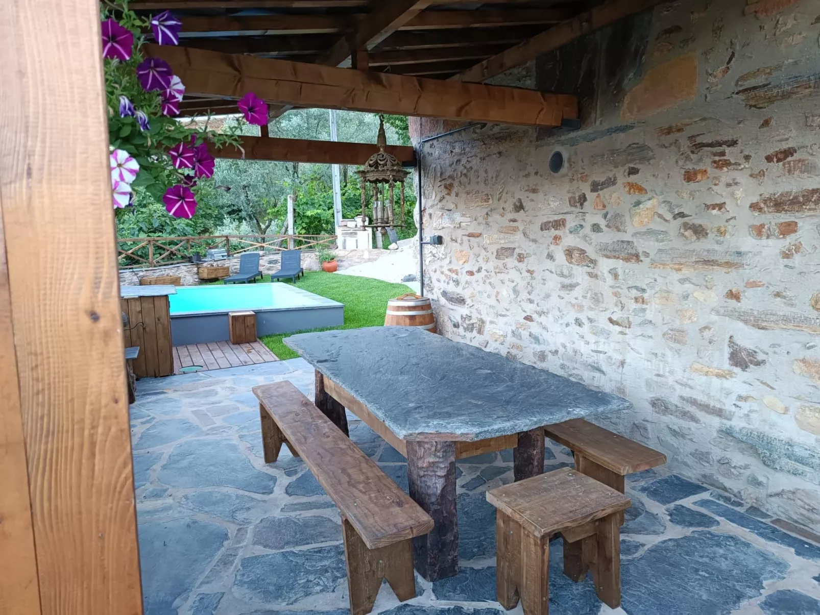 Eine Zuflucht in den Bergen-Buiten