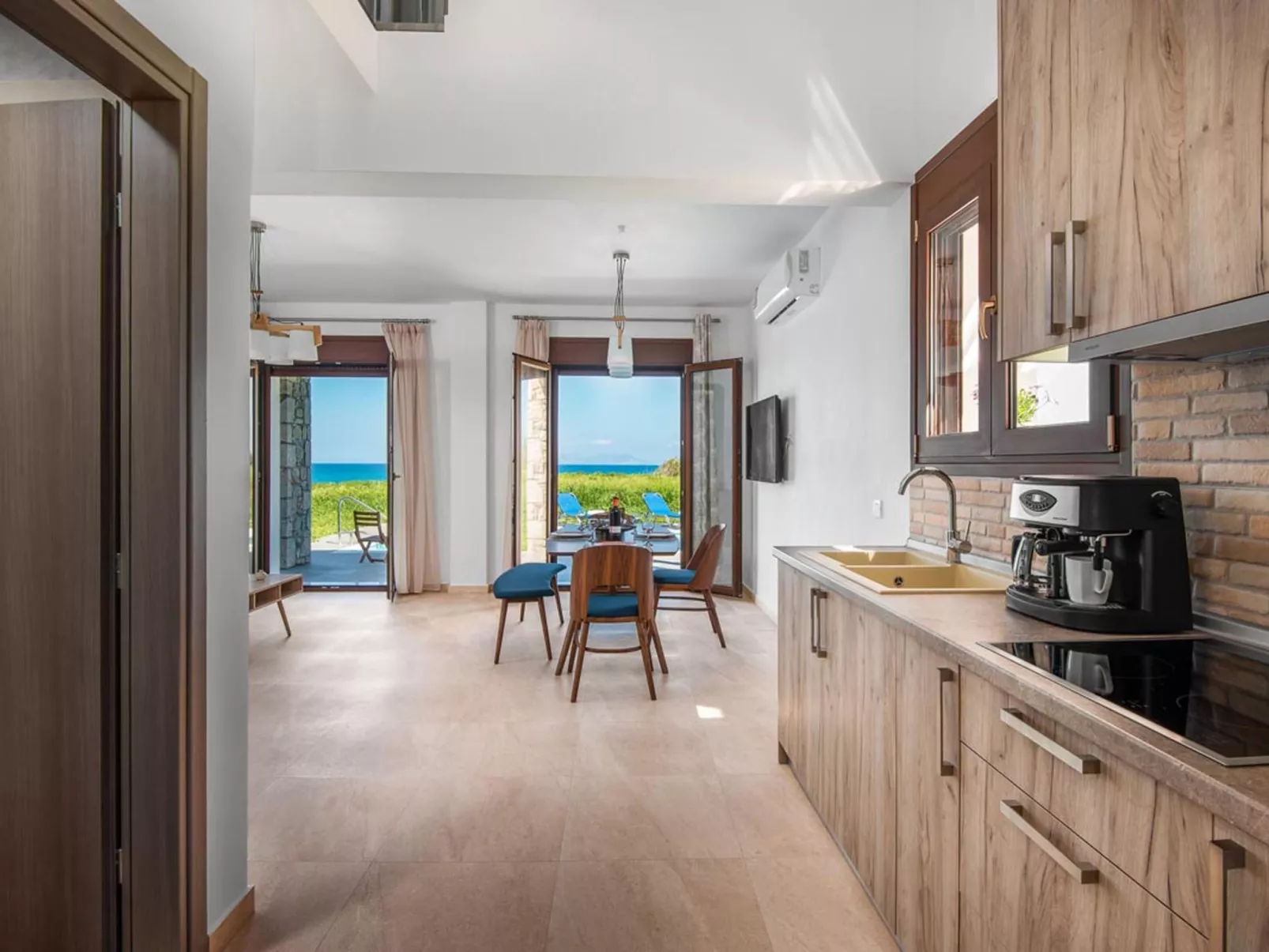 Einzigartige Steinvilla Diagoras-Binnen