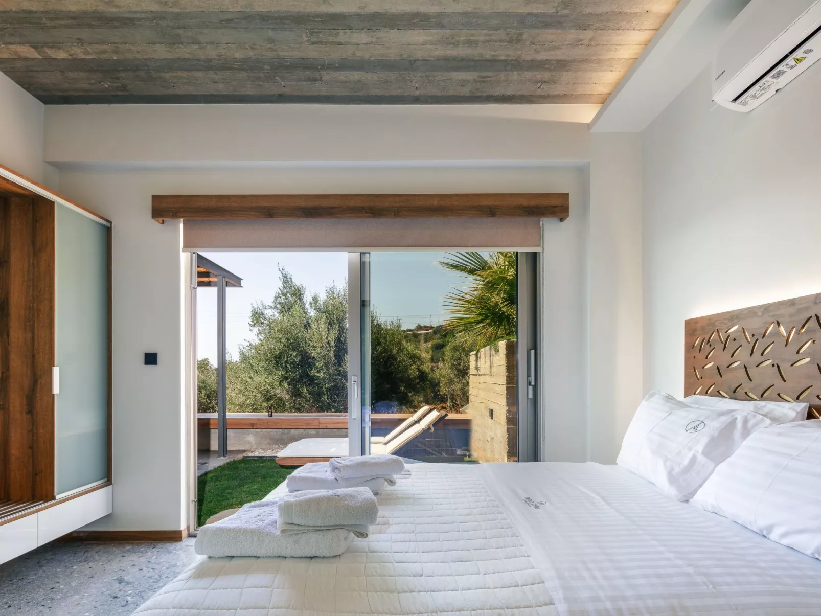 Neu gebaute Villa mit privatem Pool und Grillplatz-Buiten