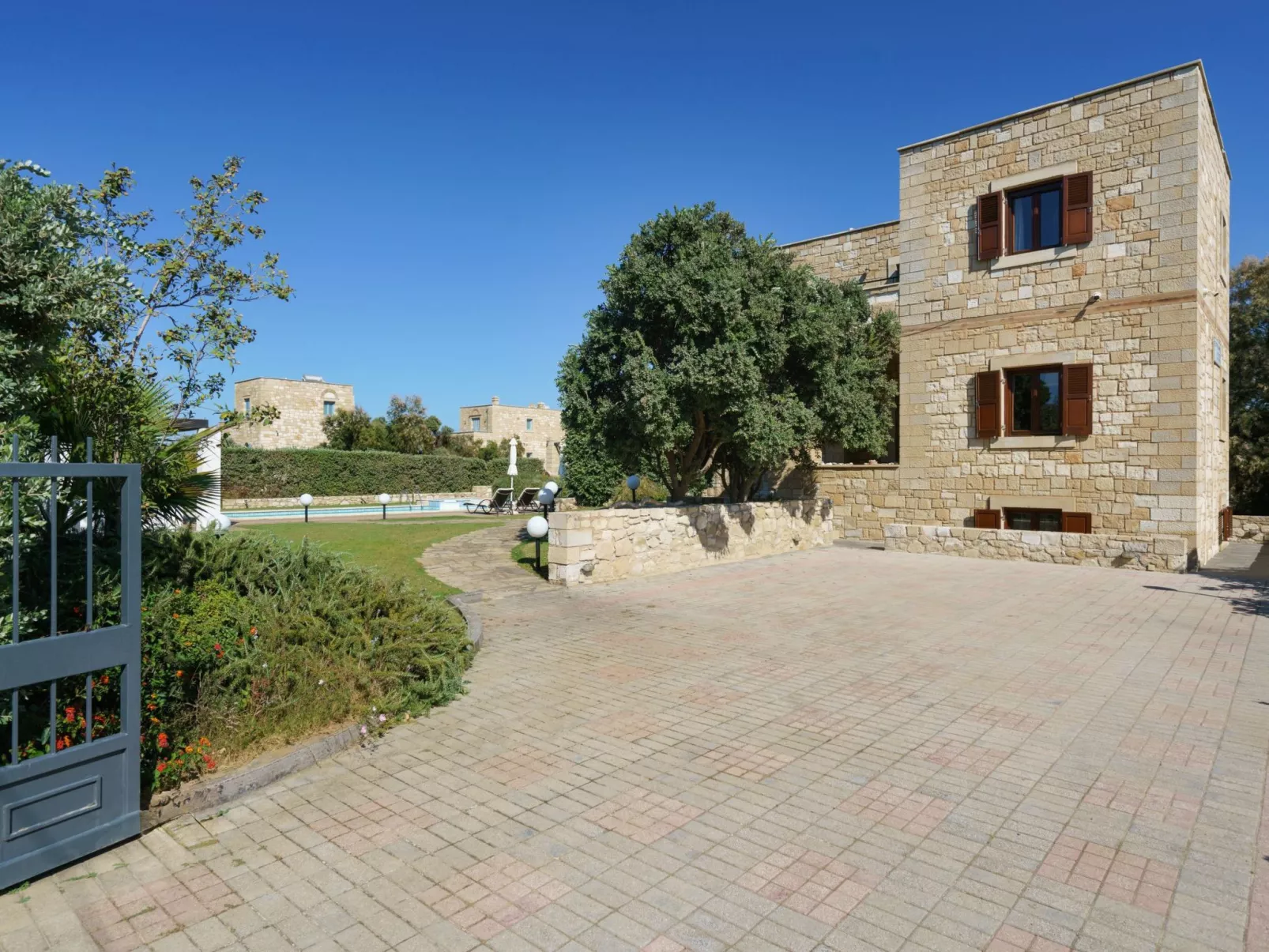 Villa aus Stein, privater Pool, BBQ 30m zum Strand-Image-tags.info