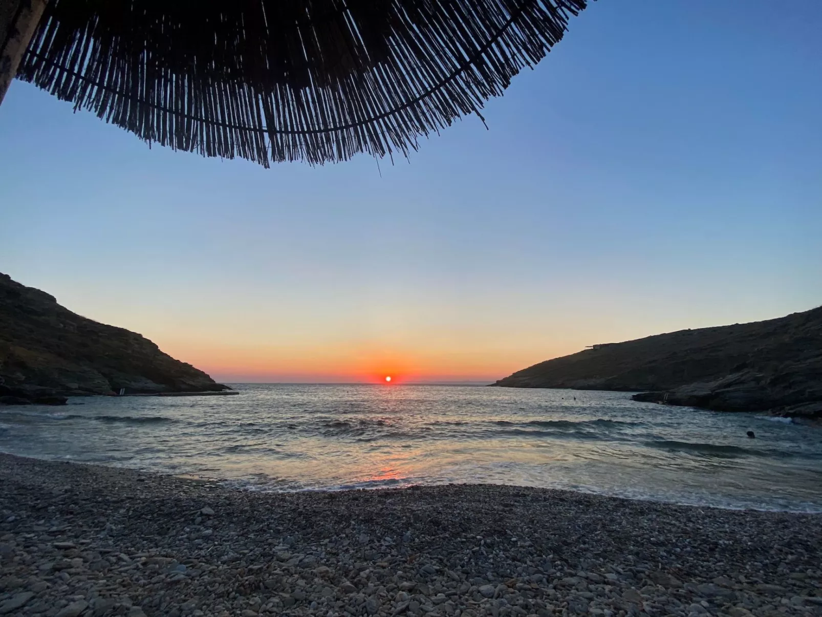 Luxuriöse, private Villa mit Meerblick, abgelegener Strand-Buiten