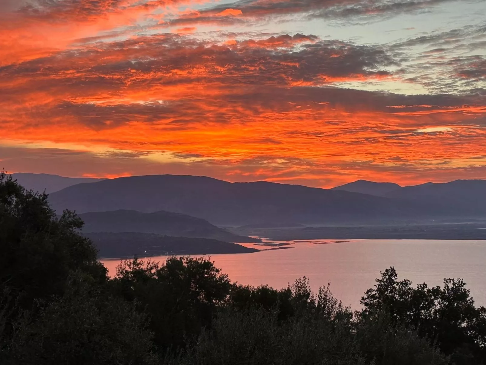 Prächtige Villa in spektakulärer Lage-Buiten