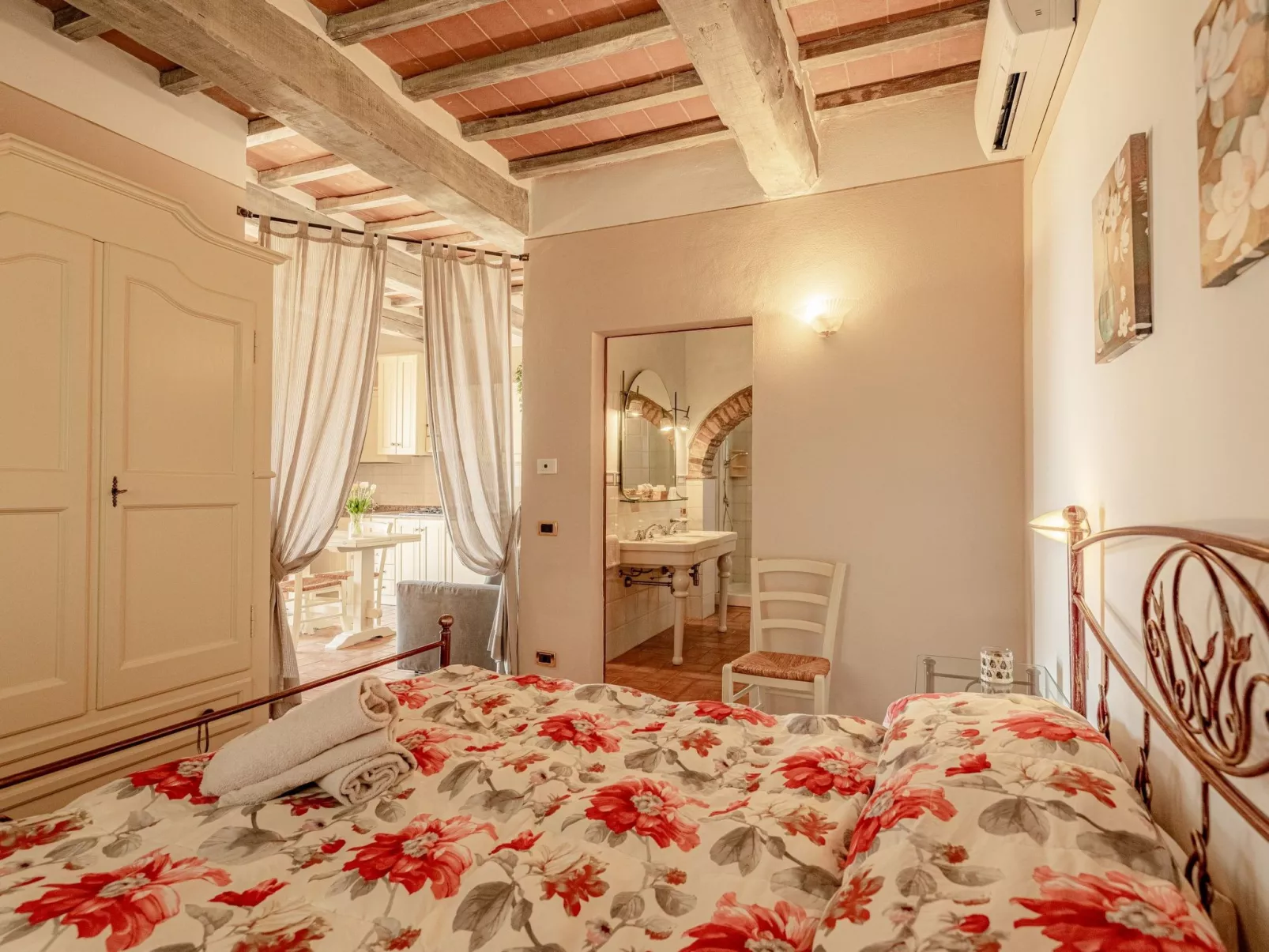 "Archi B4 sanguineto"-Binnen