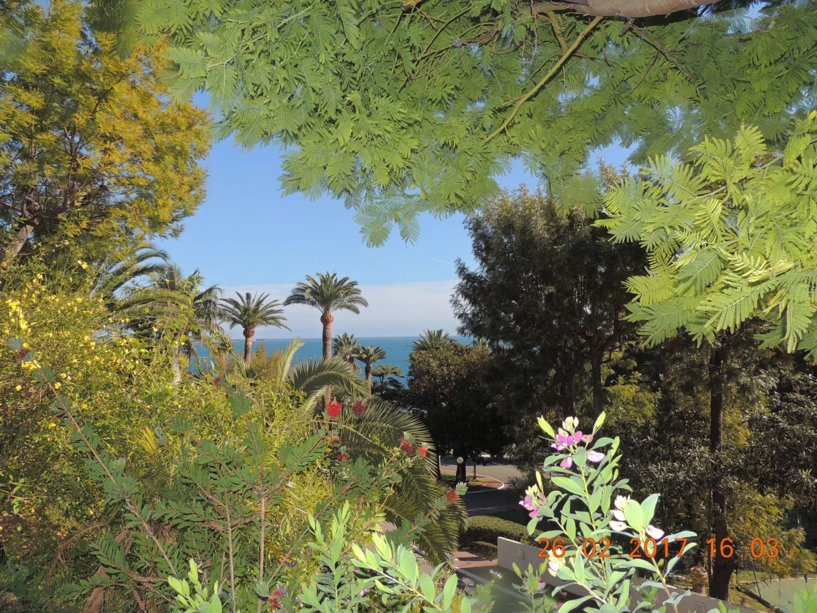 Studio Vue mer standing proche Cannes-Buiten