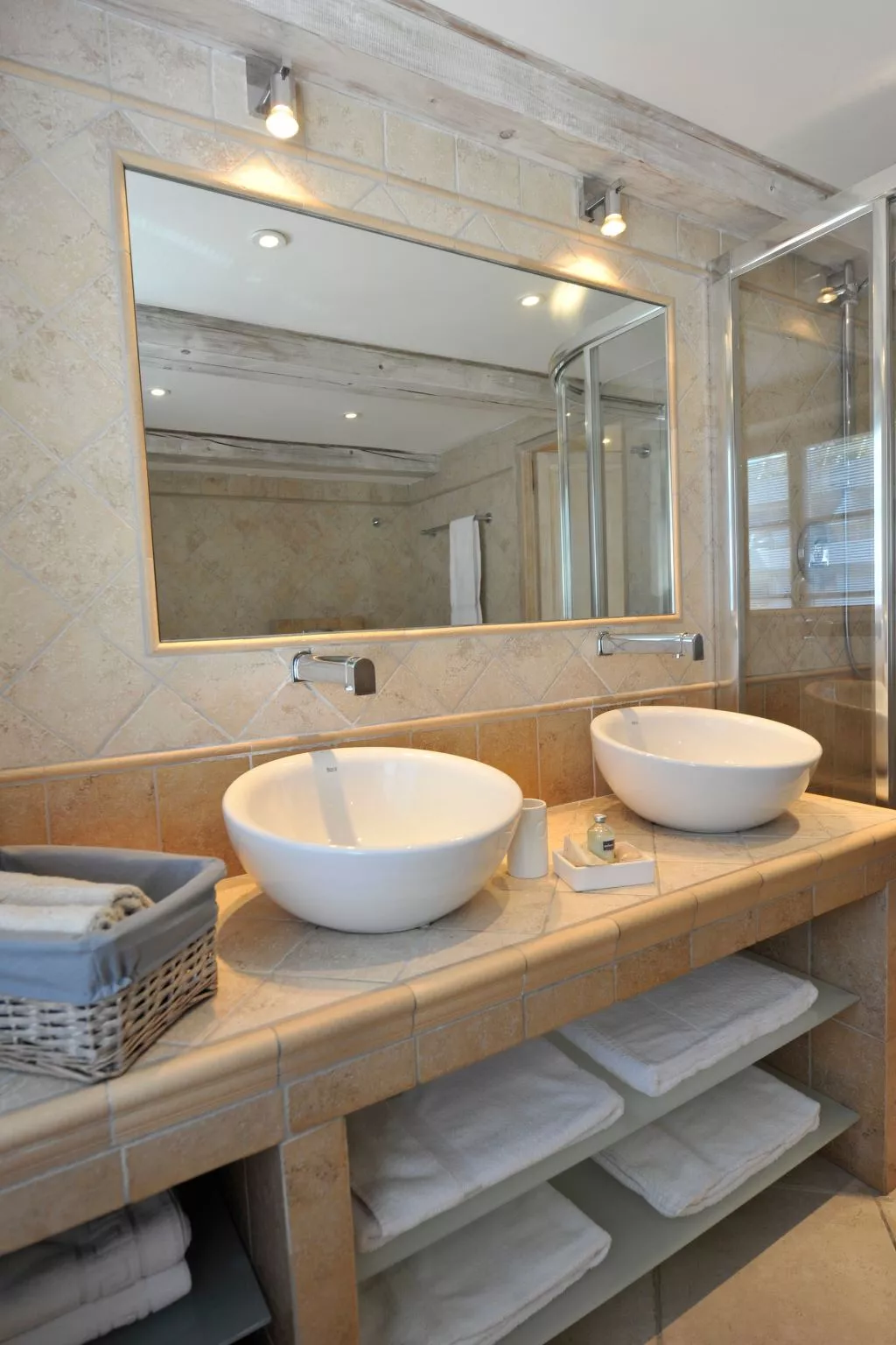 Wohnung "Eze" mit Privatparkplatz