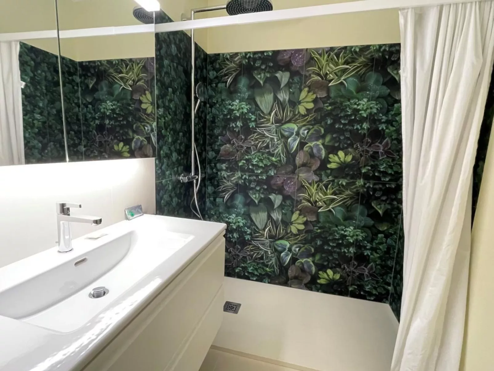 Navengana 4 mit Pool-Binnen