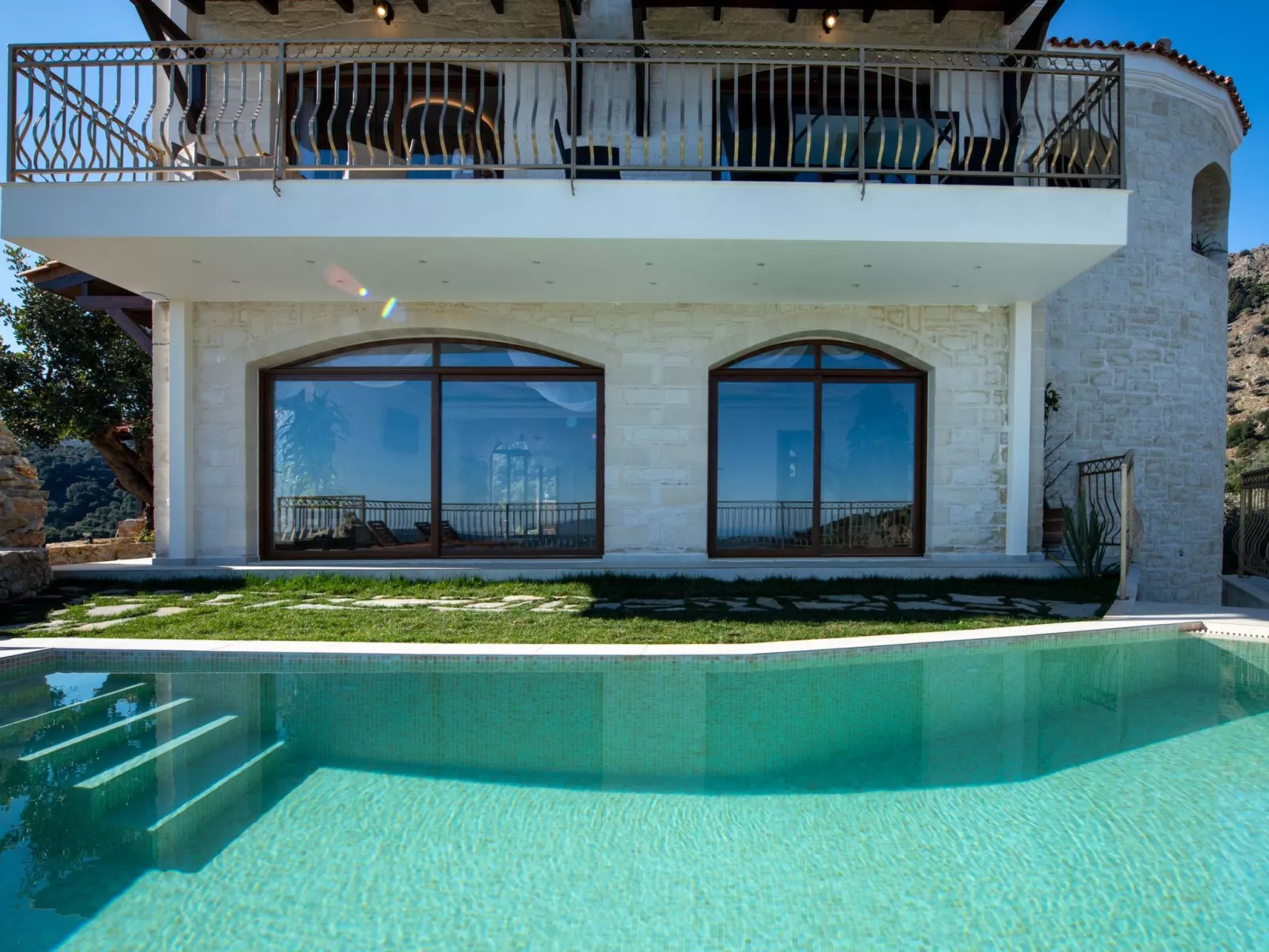 Geroulios Kastro Villa II"Free"Beheizter Pool, Whirlpool-Buiten