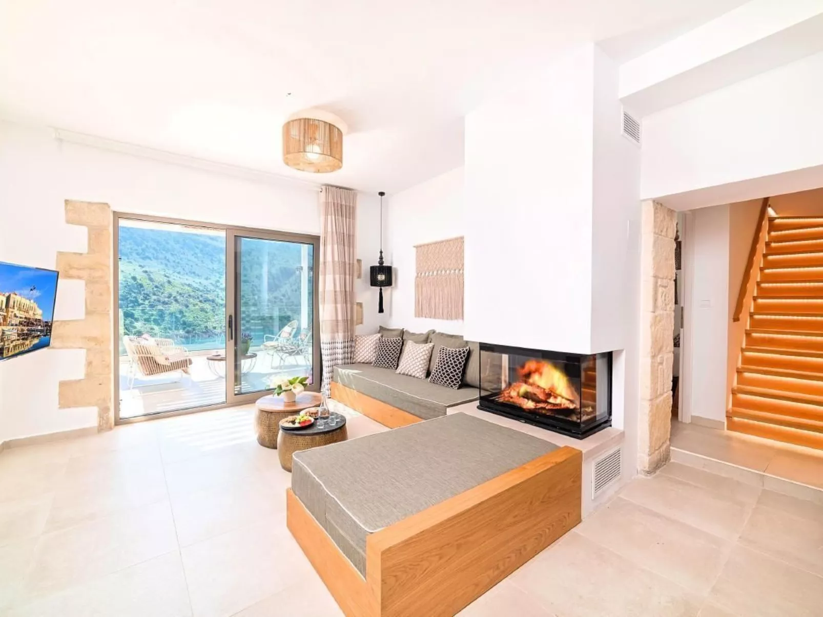 "Blue Lake Villa"-Image-tags.info