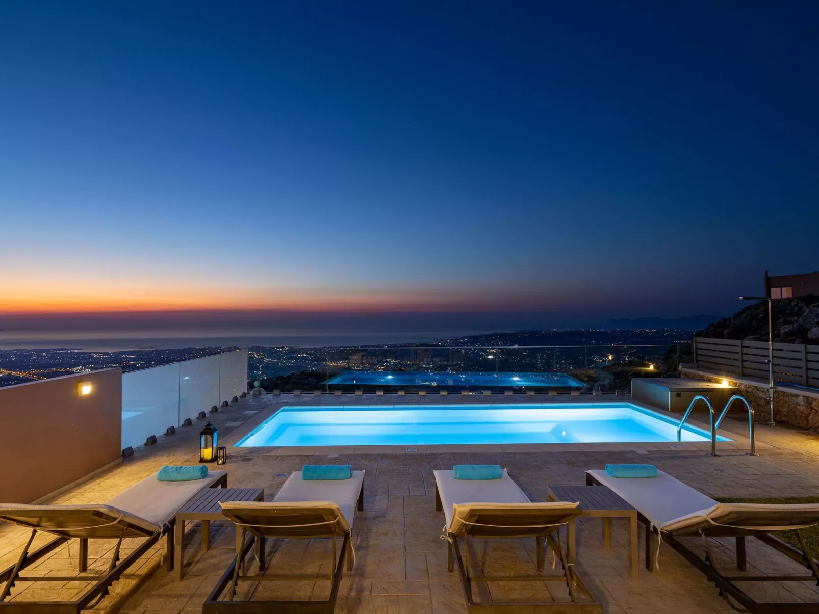 "Villa Nektar" mit privatem Pool-Binnen