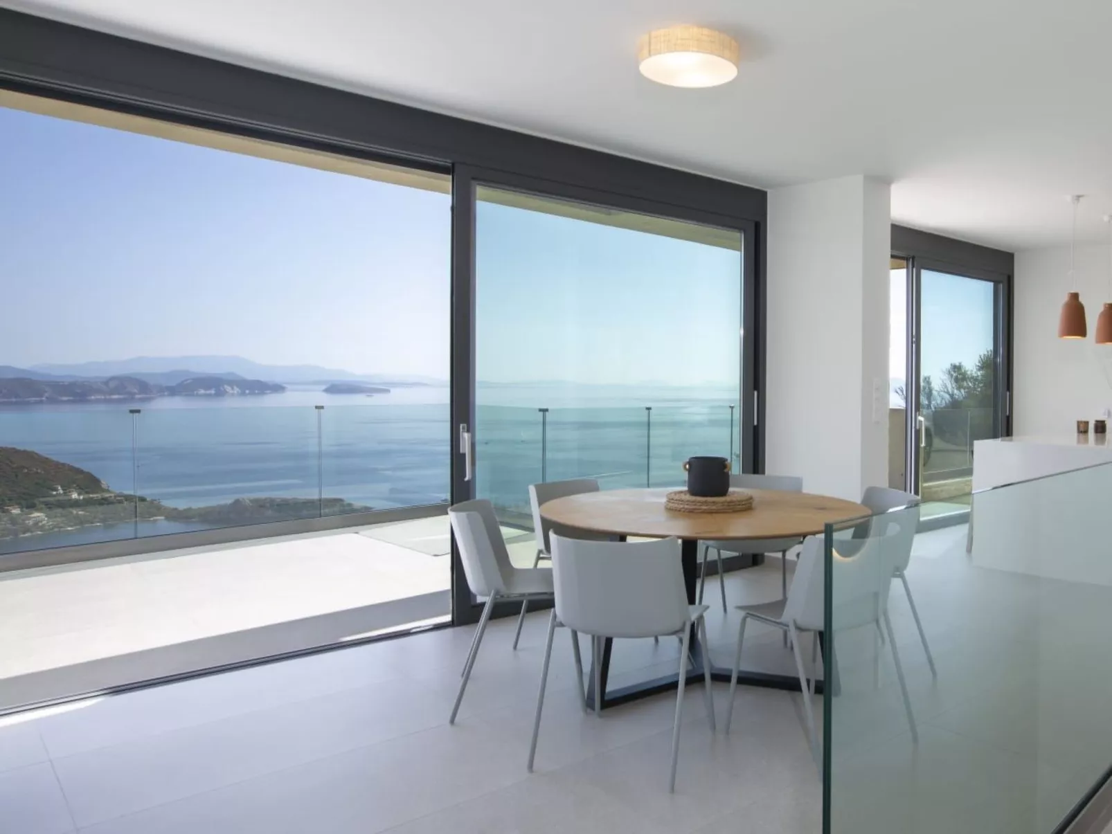 Ferienvilla "Yoni Villa" mit Infinity Pool-Image-tags.info