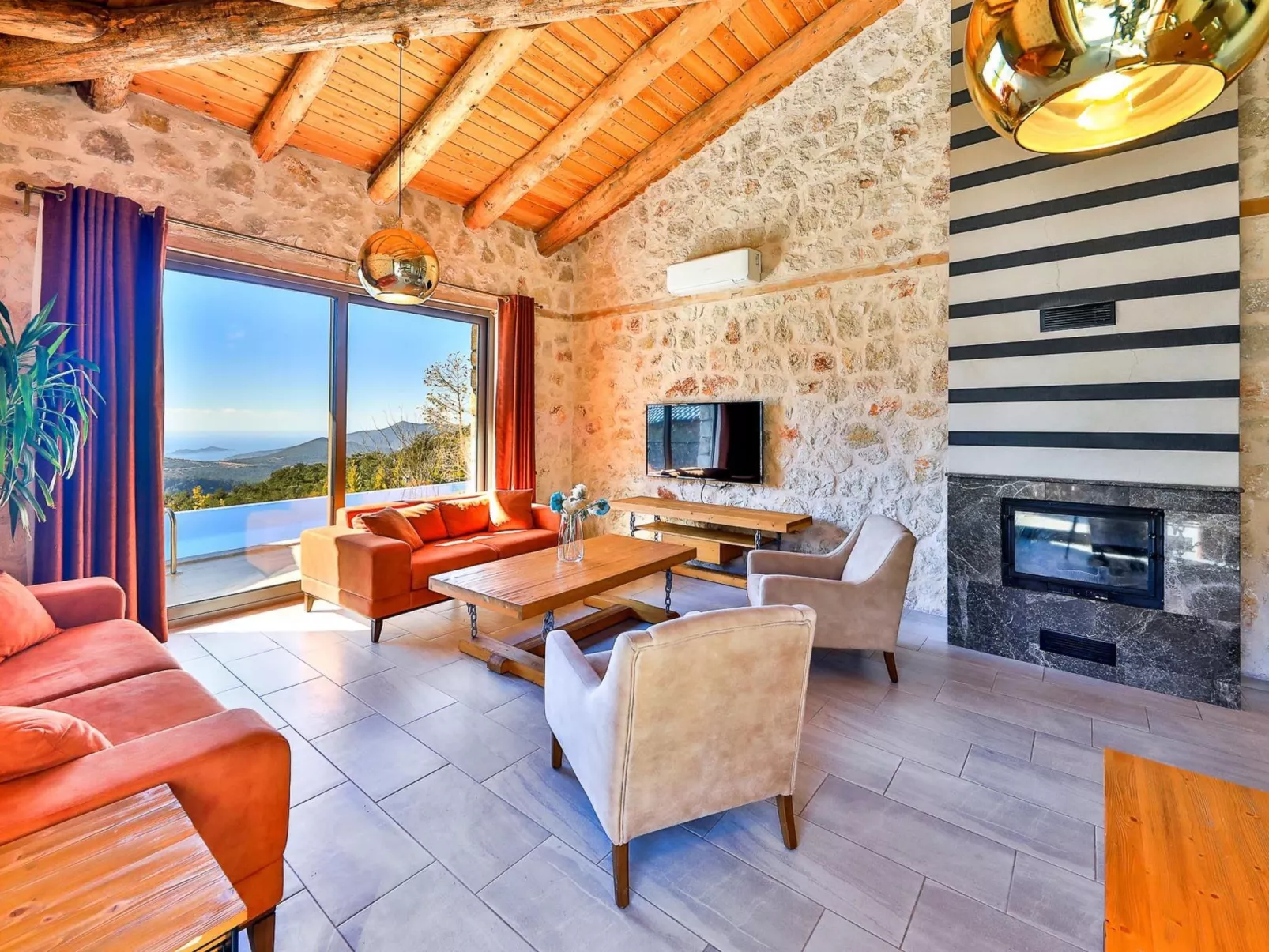 Natursteinhaus mit Pool in Kalkan Islamlar-Binnen