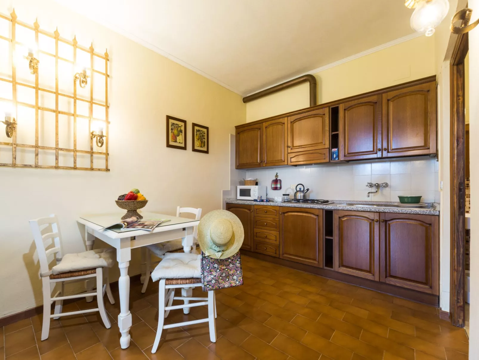 Komfortable Wohnung mit eigener Terrasse-Binnen