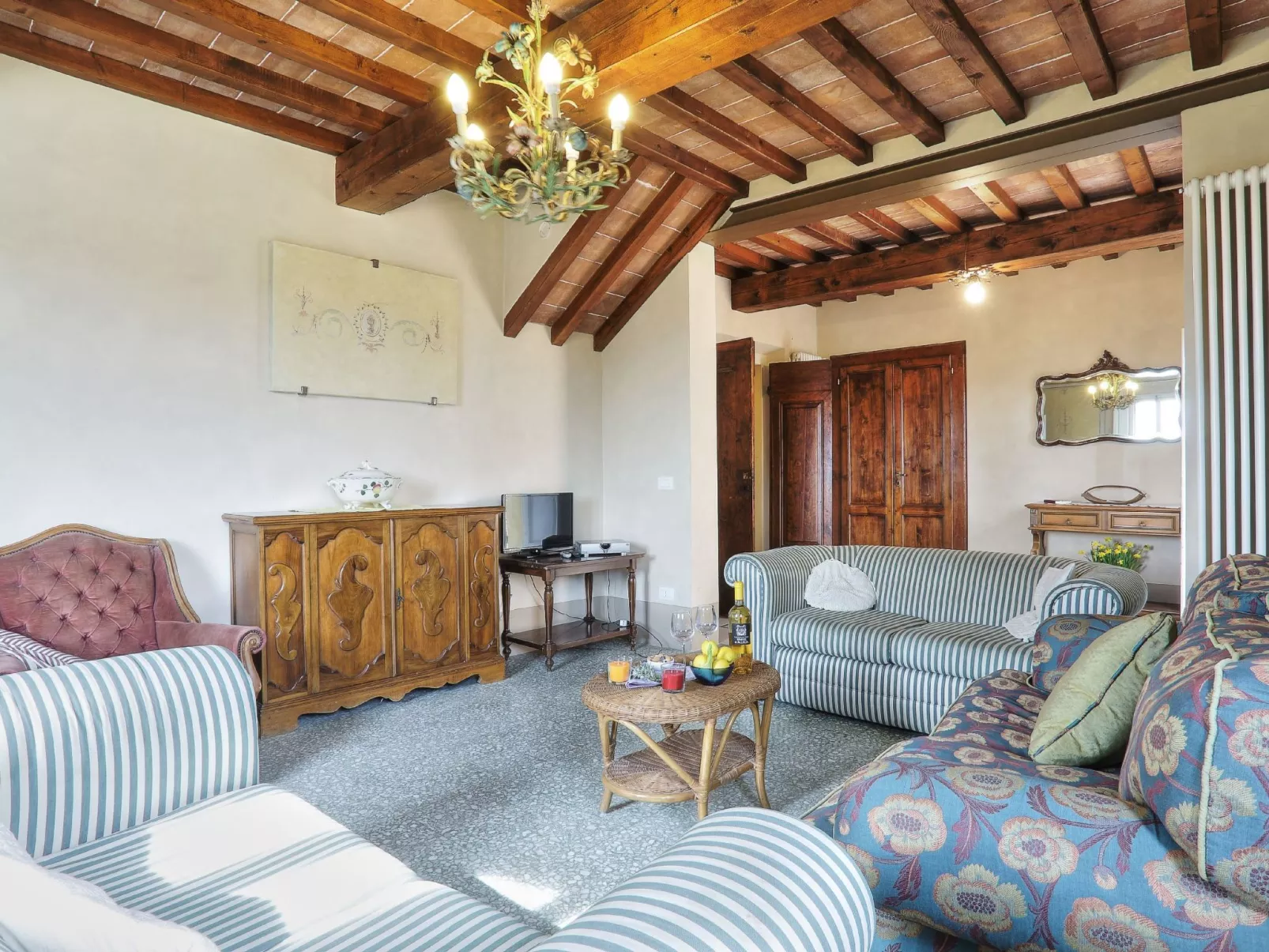 Villa 'La Canonica' mit Gemeinschaftspool-Binnen