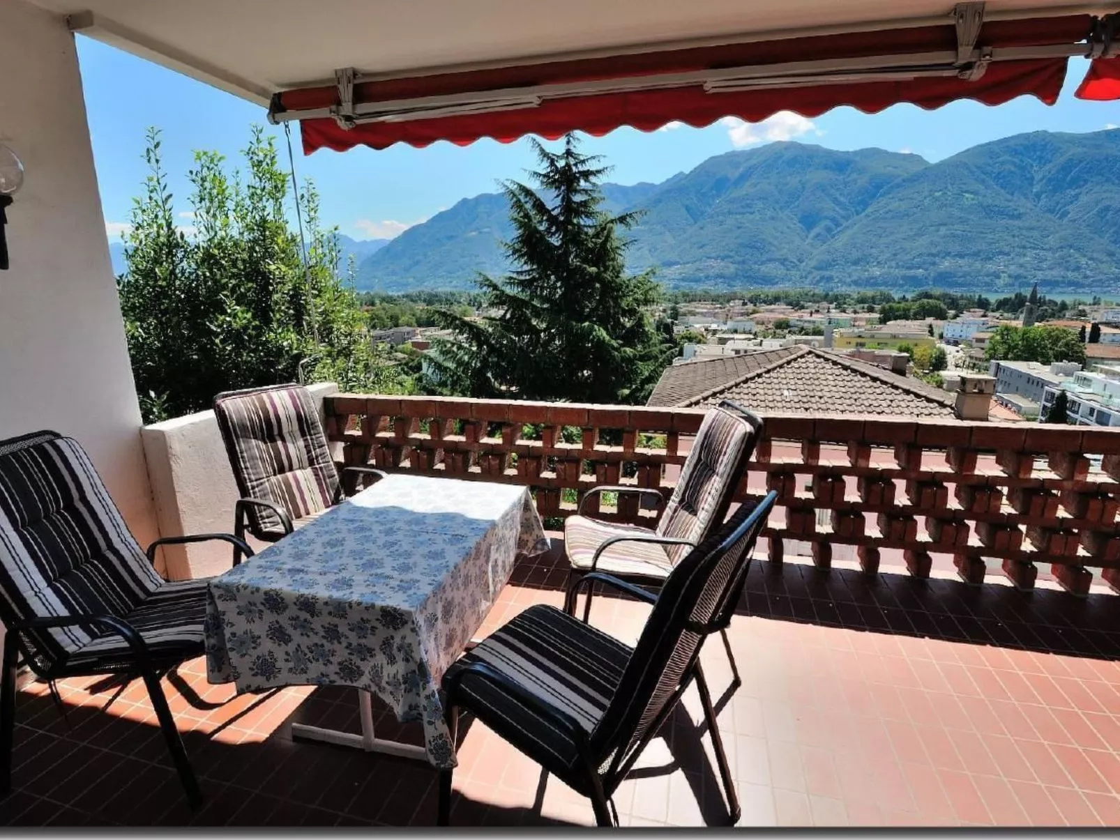 My charming nest-Buiten