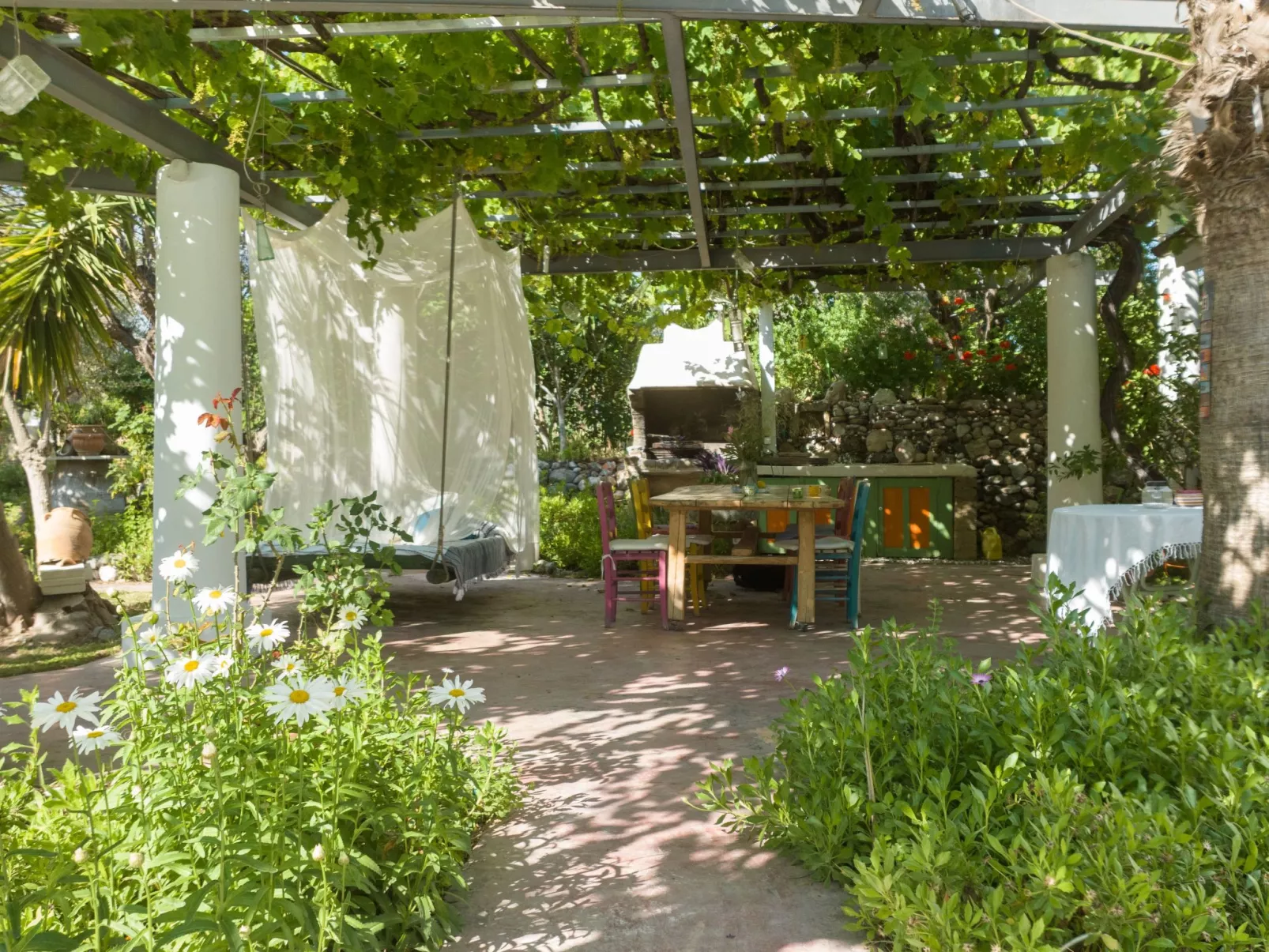 Hütte mit eigenem Garten und Grill-Buiten