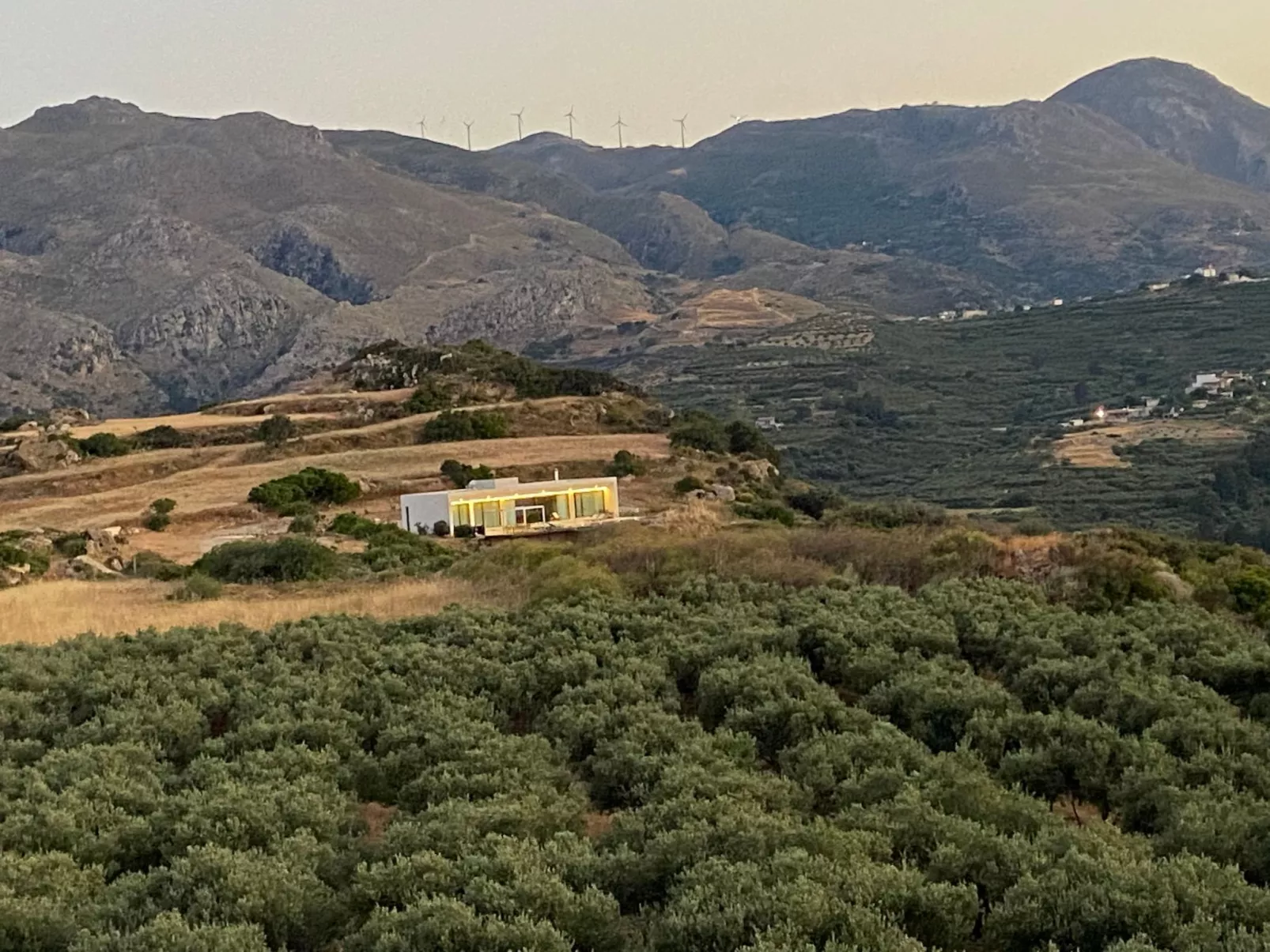 Neue einzigartige Villa mit atemberaubender Aussicht in Strandnähe-Image-tags.info