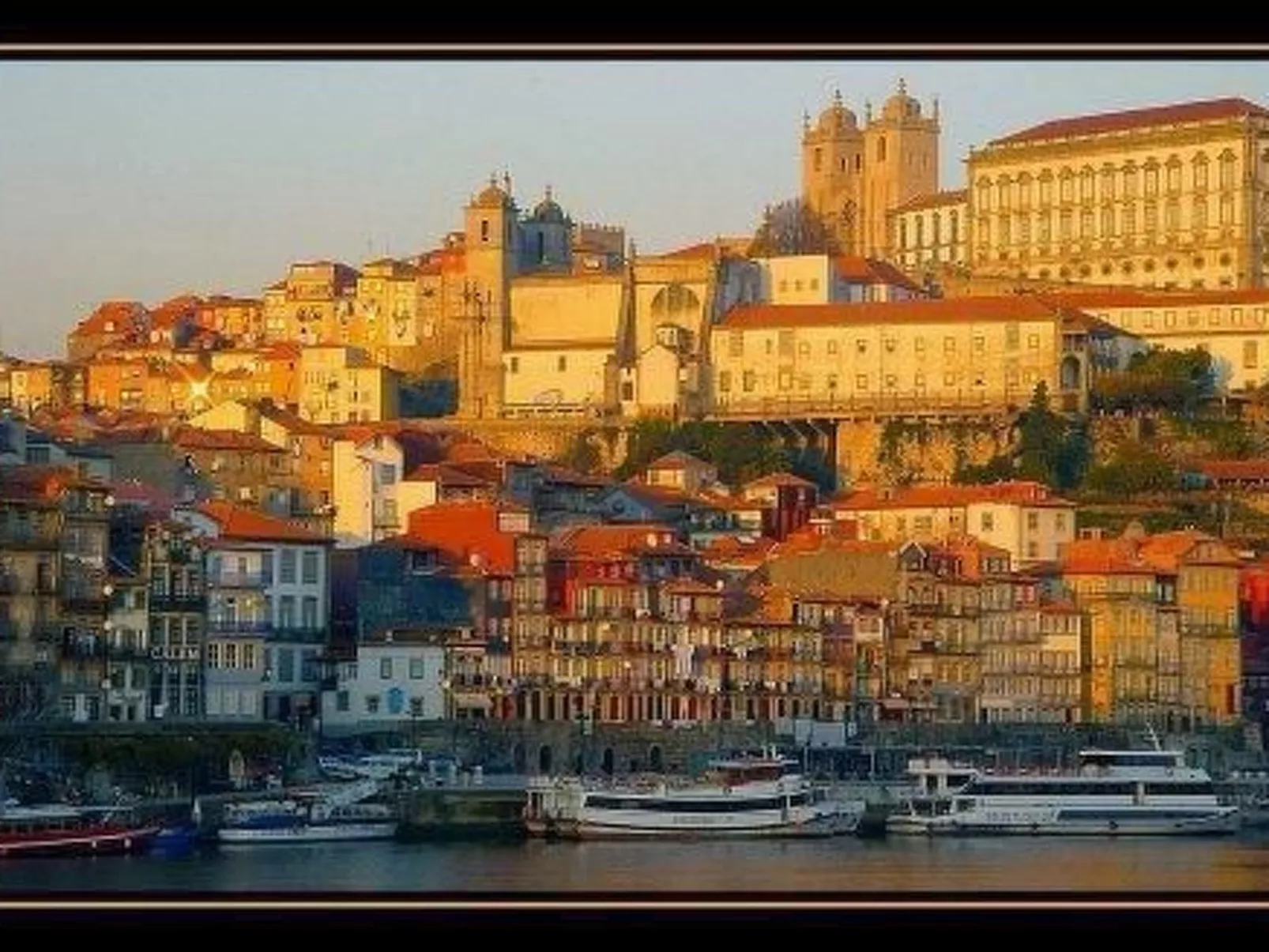 Villa "Vivenda Vila Nova"-Image-tags.info