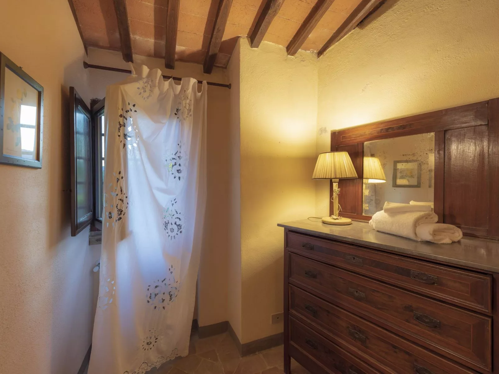 Mascie Merlo-Image-tags.info