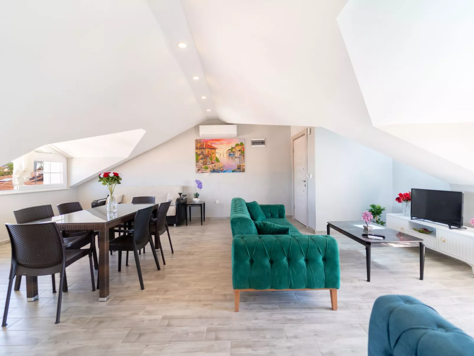 Sea View Loft-Binnen