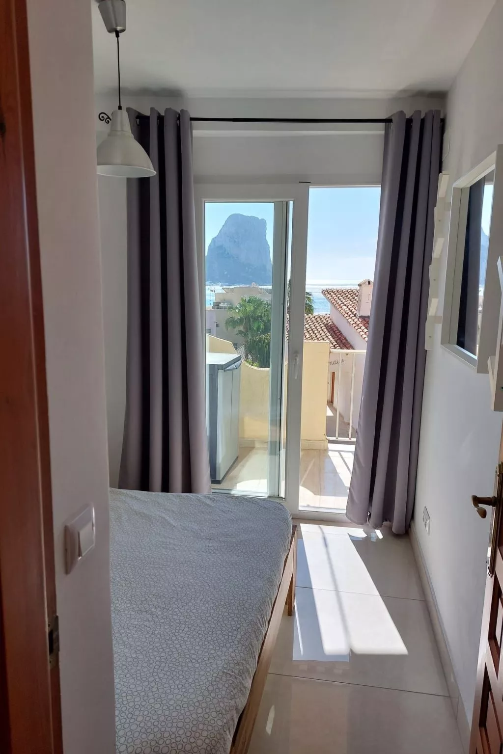 Fabiola mit toller Aussicht-Image-tags.info