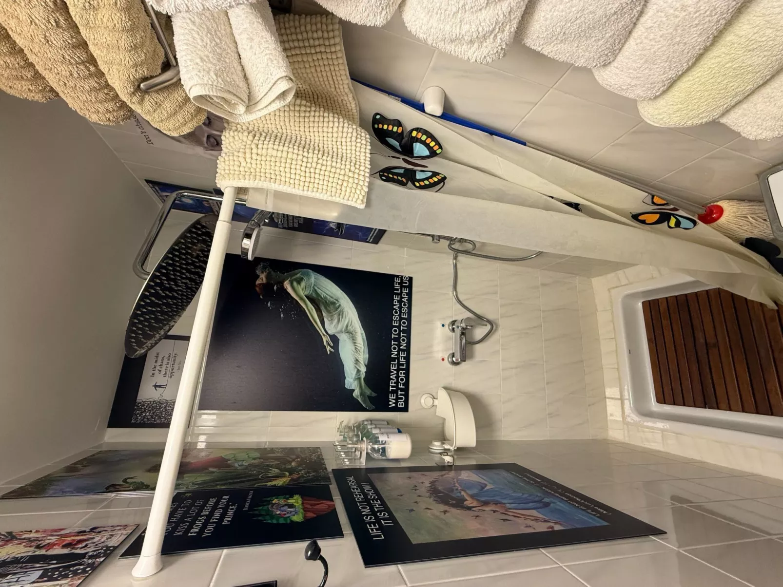 Mit Pool, umgeben von Natur-Image-tags.info