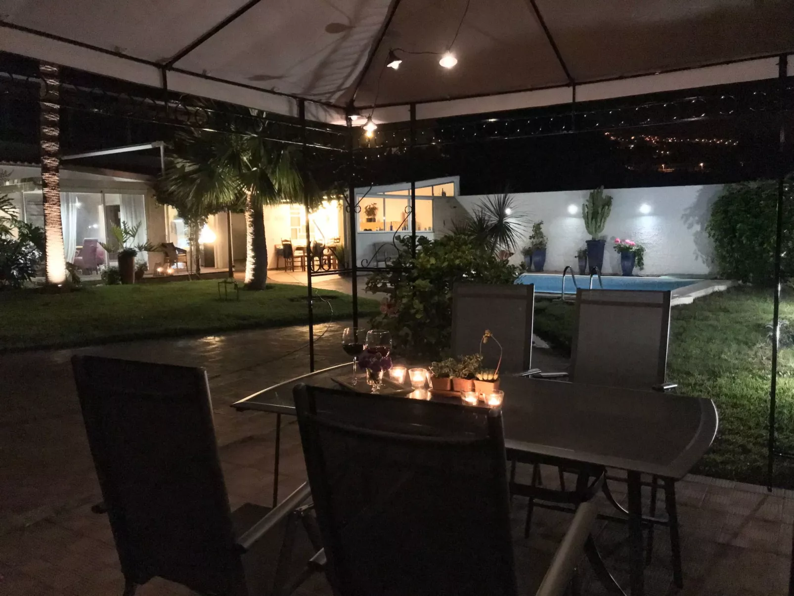 Haus "Maria" mit eigenem Schwimmbad-Buiten