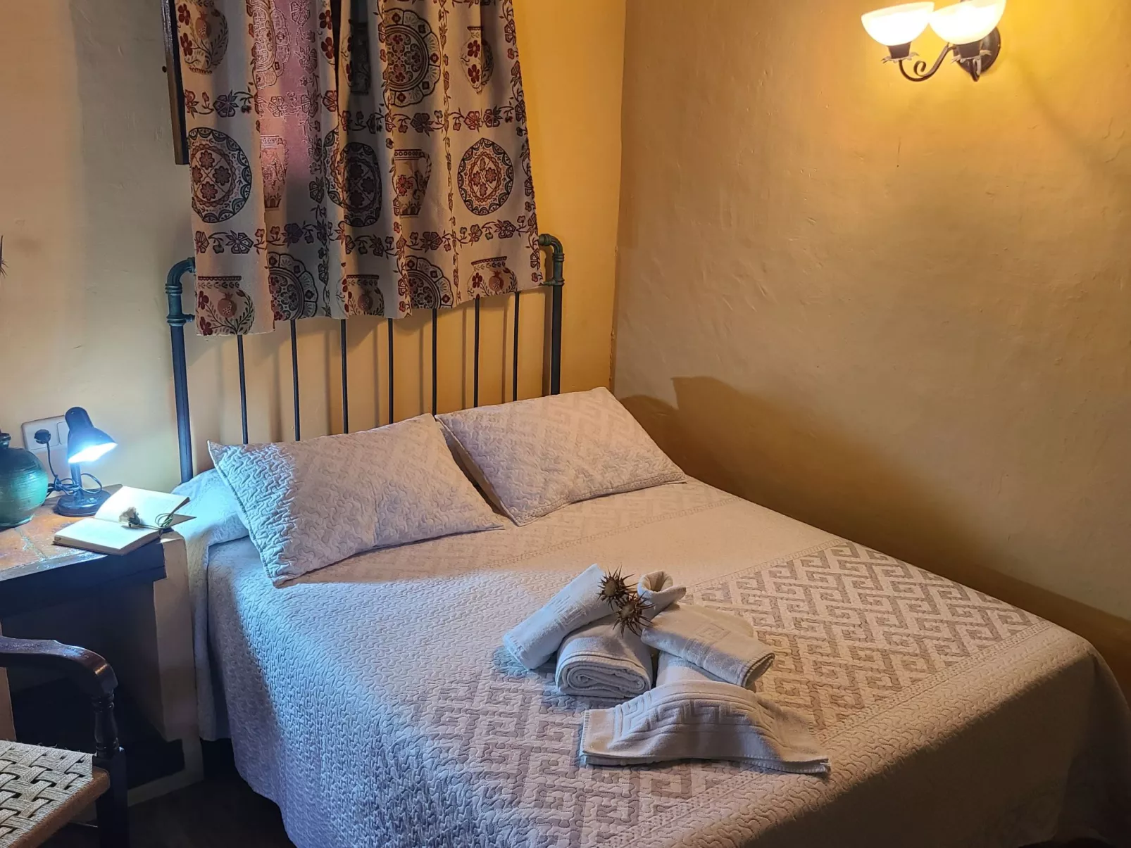 Schöne Ferienwohnung in Iznájar mit Garten, Terrasse und Grill-Binnen