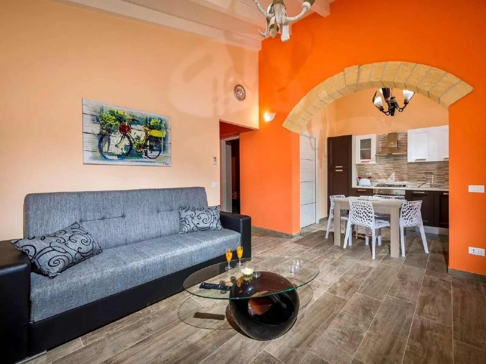 "Mare e Monti" mit eigenem Pool-Binnen