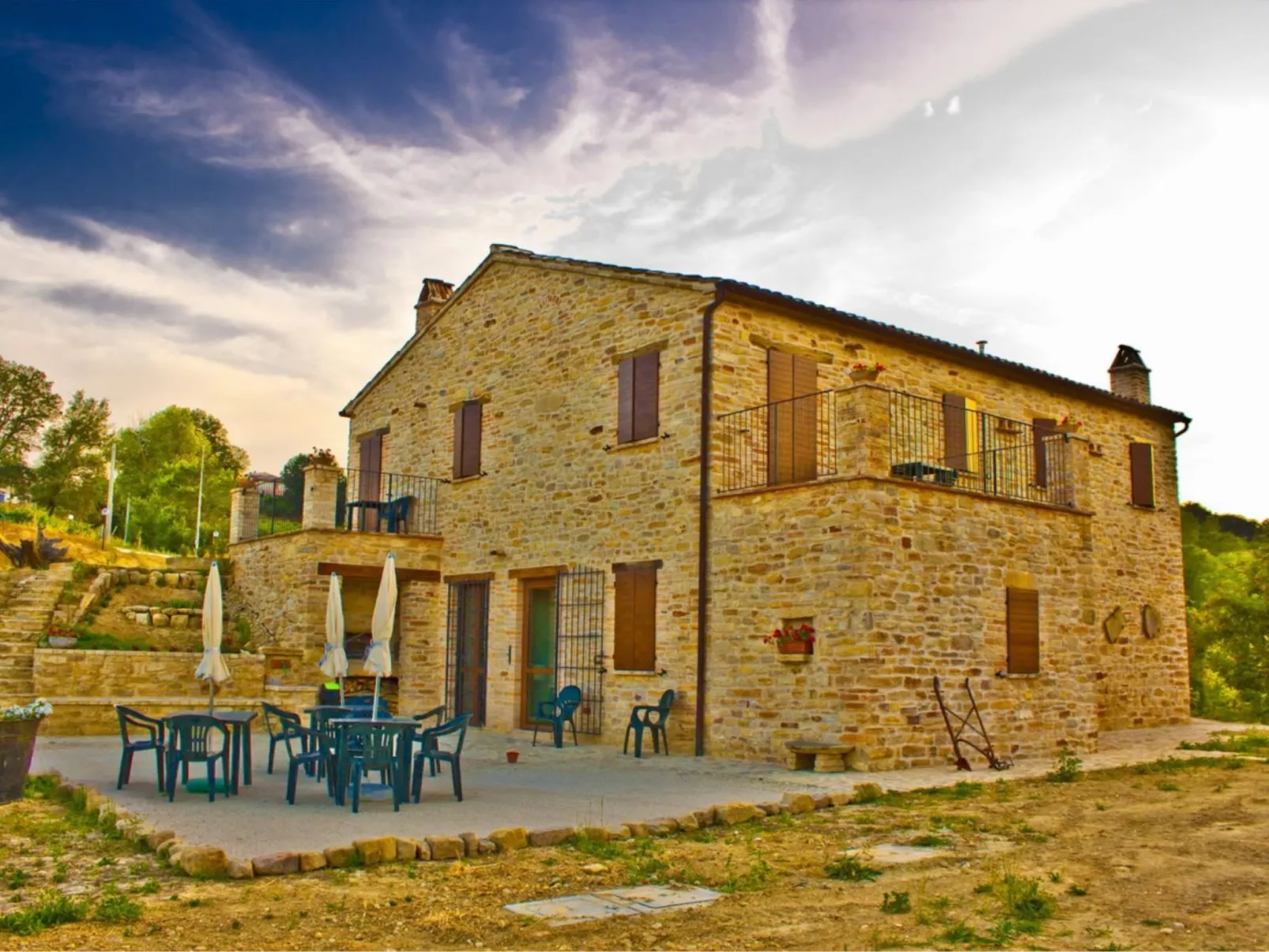 Villa mit privatem Pool und atemberaubender Aussicht-Buiten