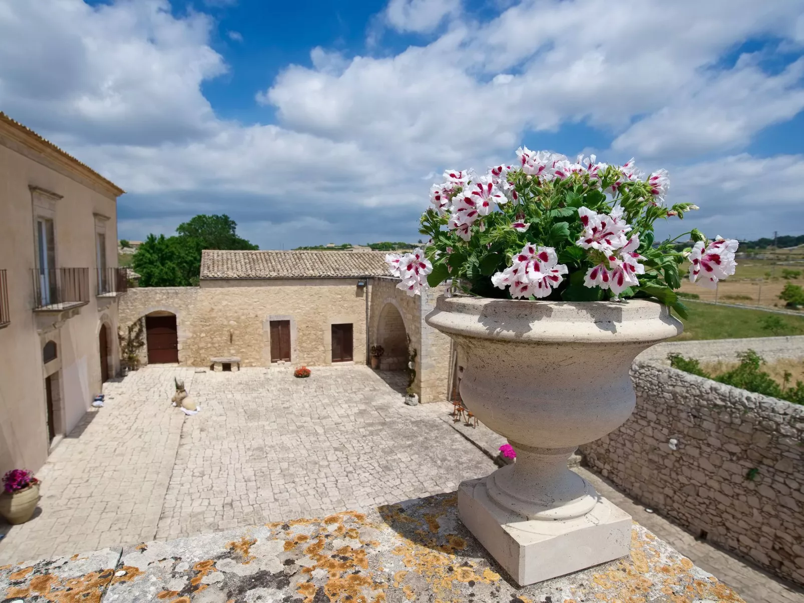 Scifazzo, typisch sizilianische Villa mit Swimmingpool-Image-tags.info