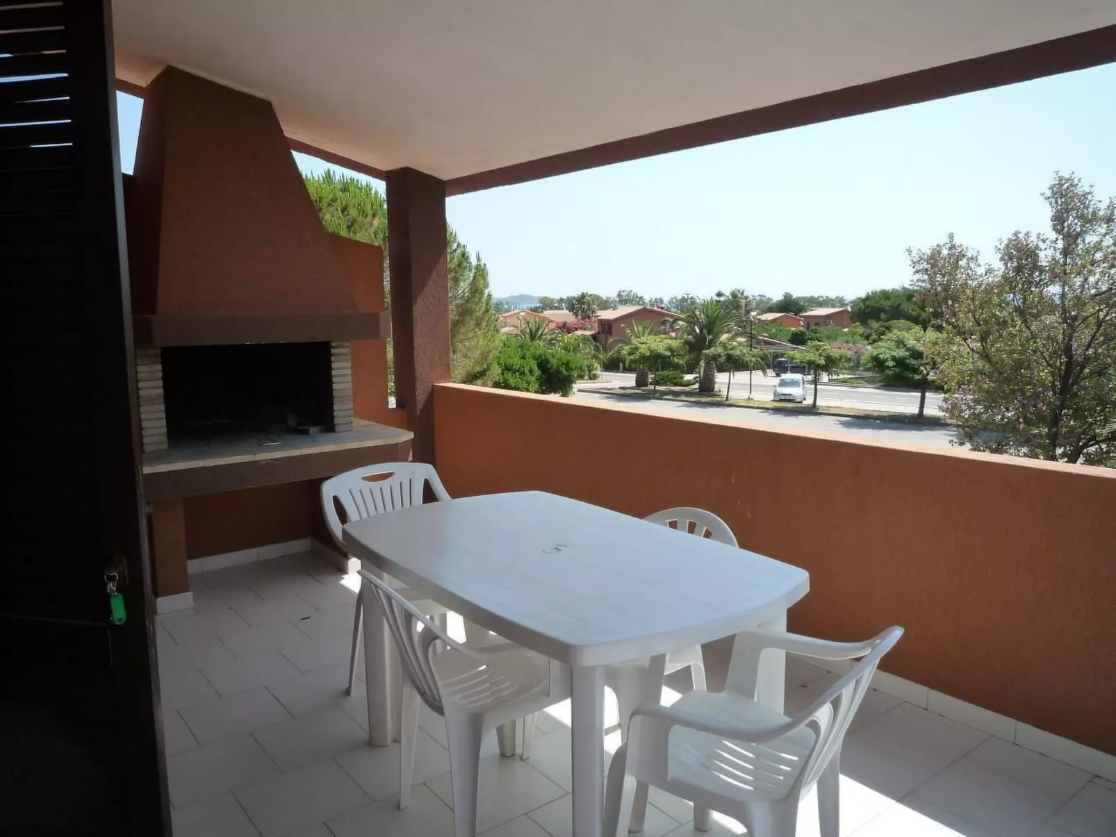 Gemütliche Zwei-Zimmer-Ferienwohnung Susy-Buiten