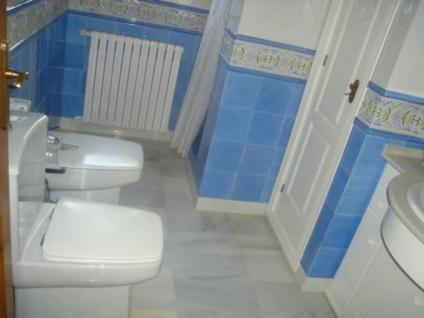 Mit Pool am Meer-Binnen