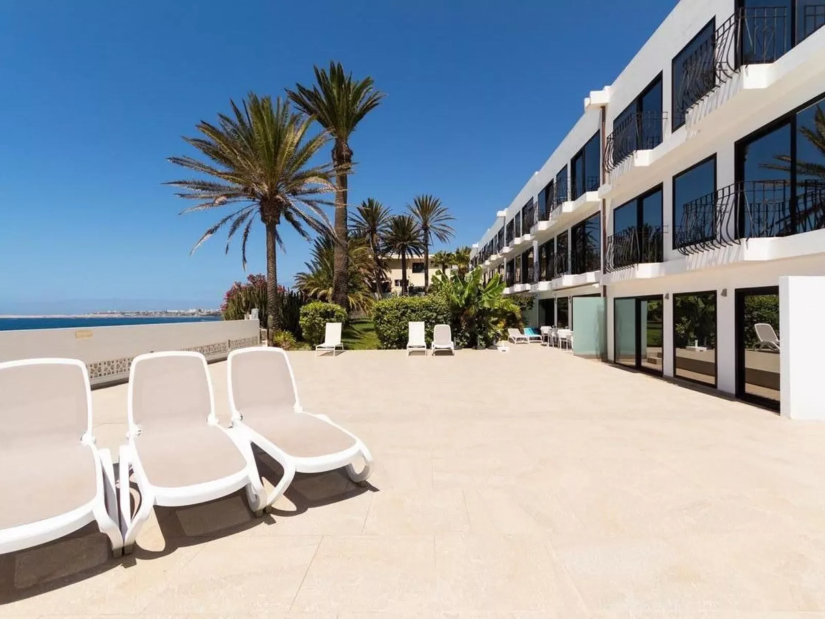 Wohnung mit Blick auf das Wasser-Buiten