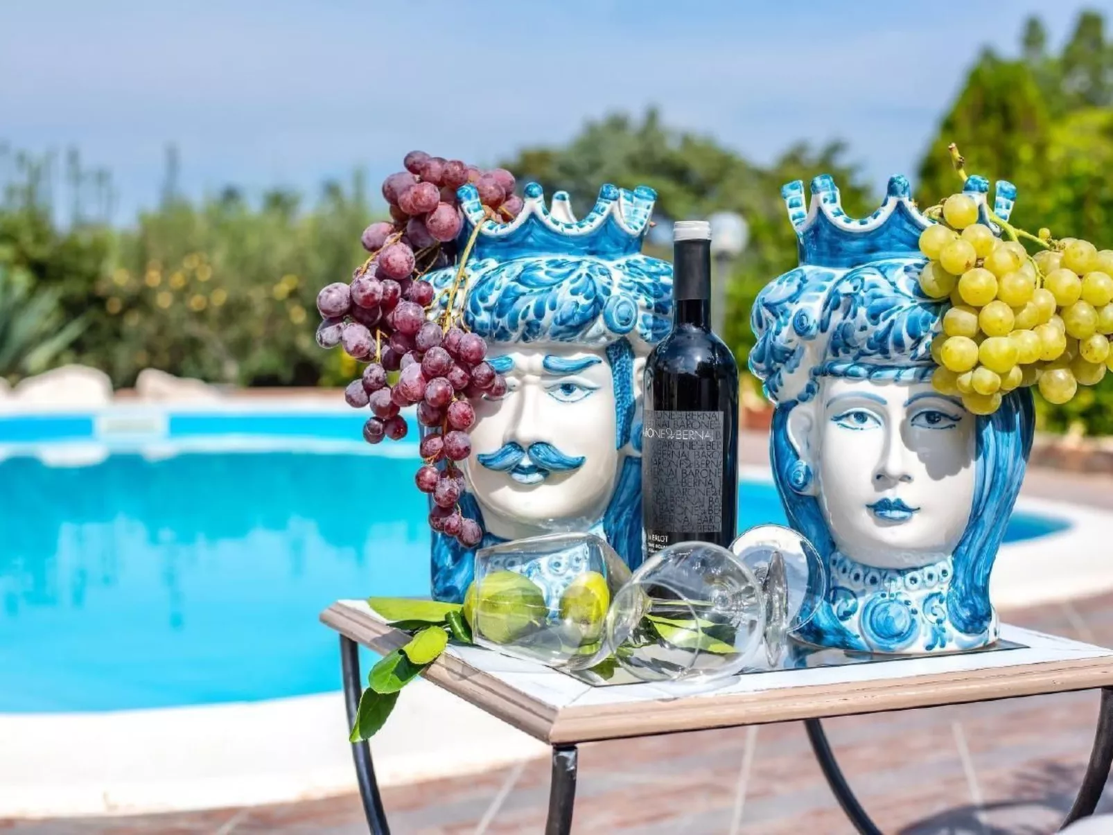 Ferienvilla "La Vela" mit Blick auf das Wasser