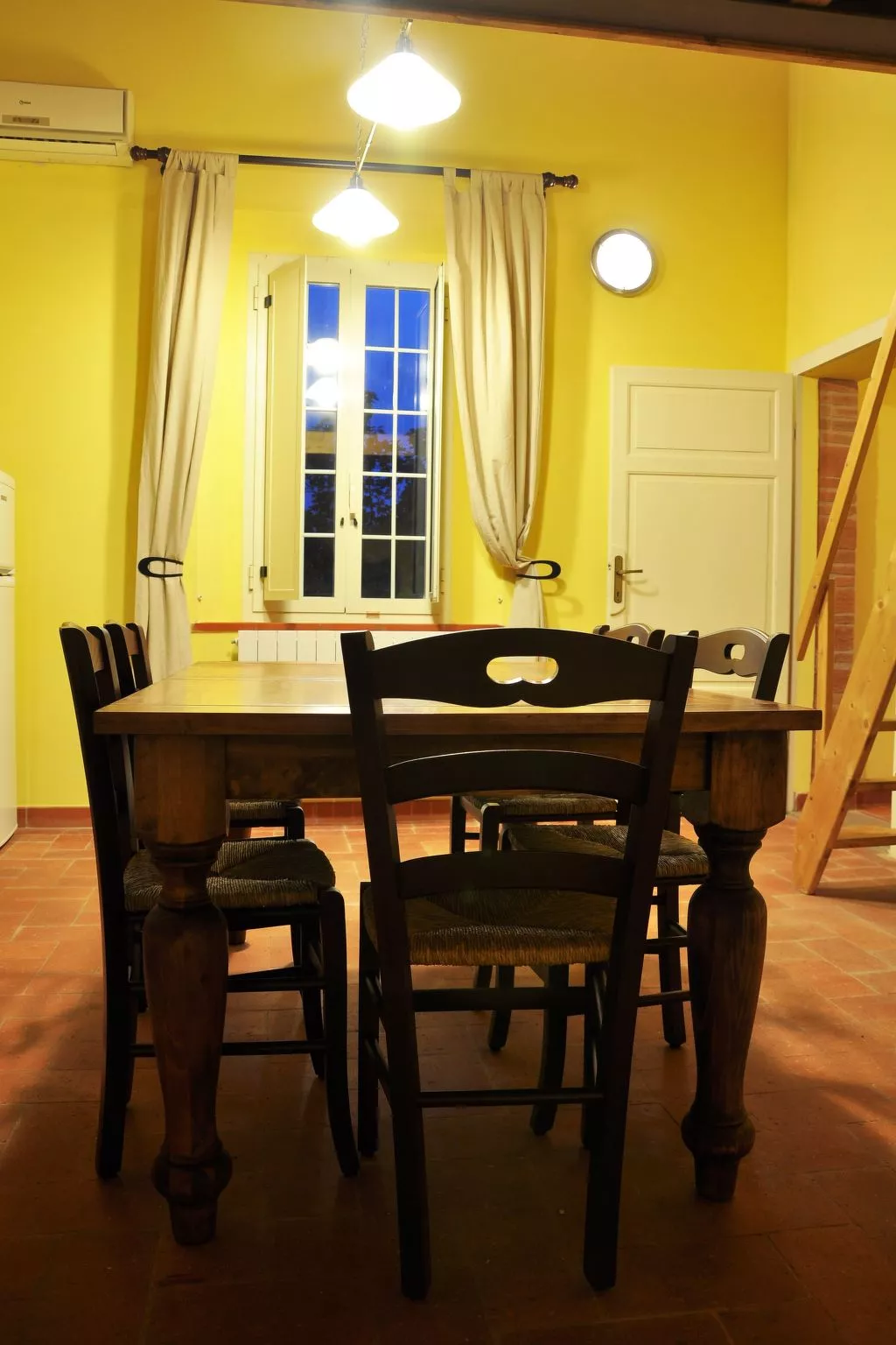 "Casa Olmo" Schwimmbad und Jacuzzi, privater Garten