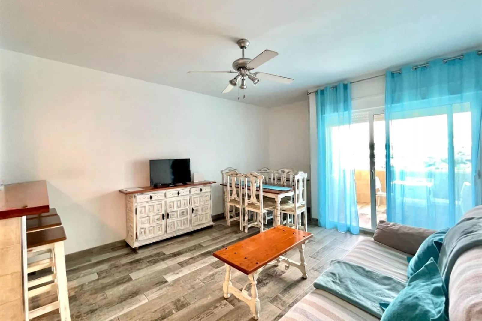 Apartamento con terraza panorámica en Playa Benalmádena-Woonkamer