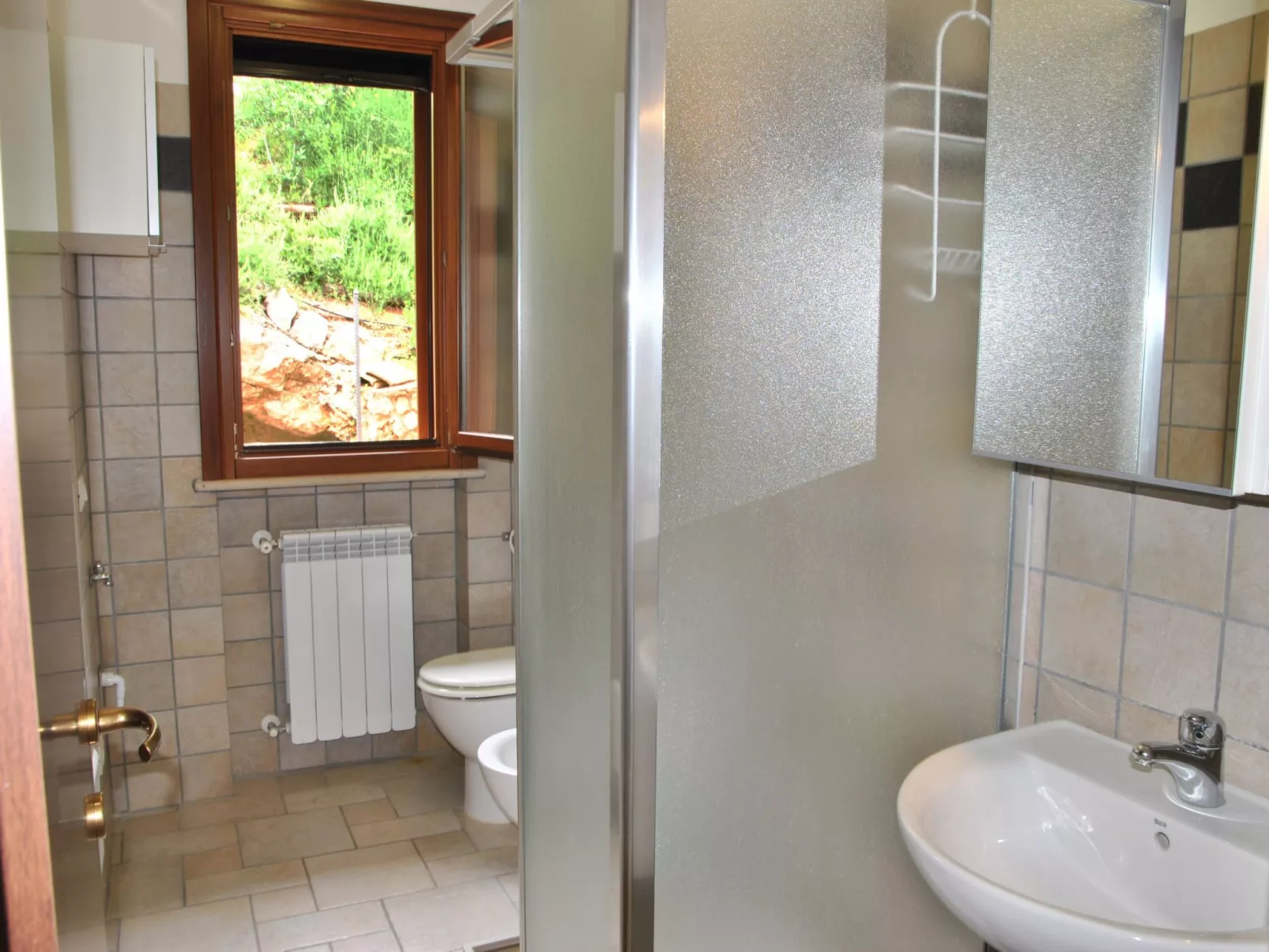 Doppelhaushälfte mit Gemeinschaftspool-Binnen