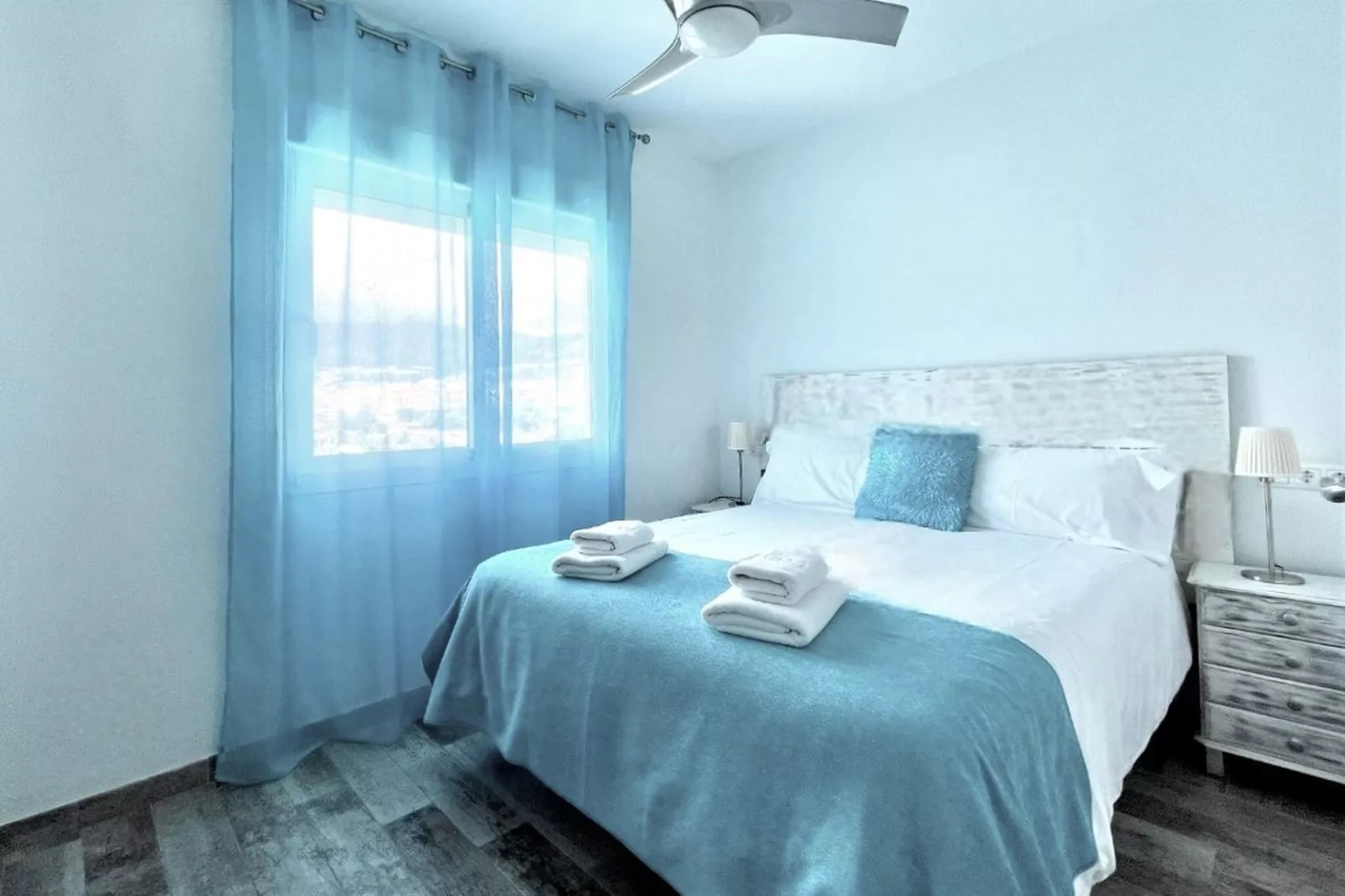 Apartamento con terraza panorámica en Playa Benalmádena-Slaapkamer