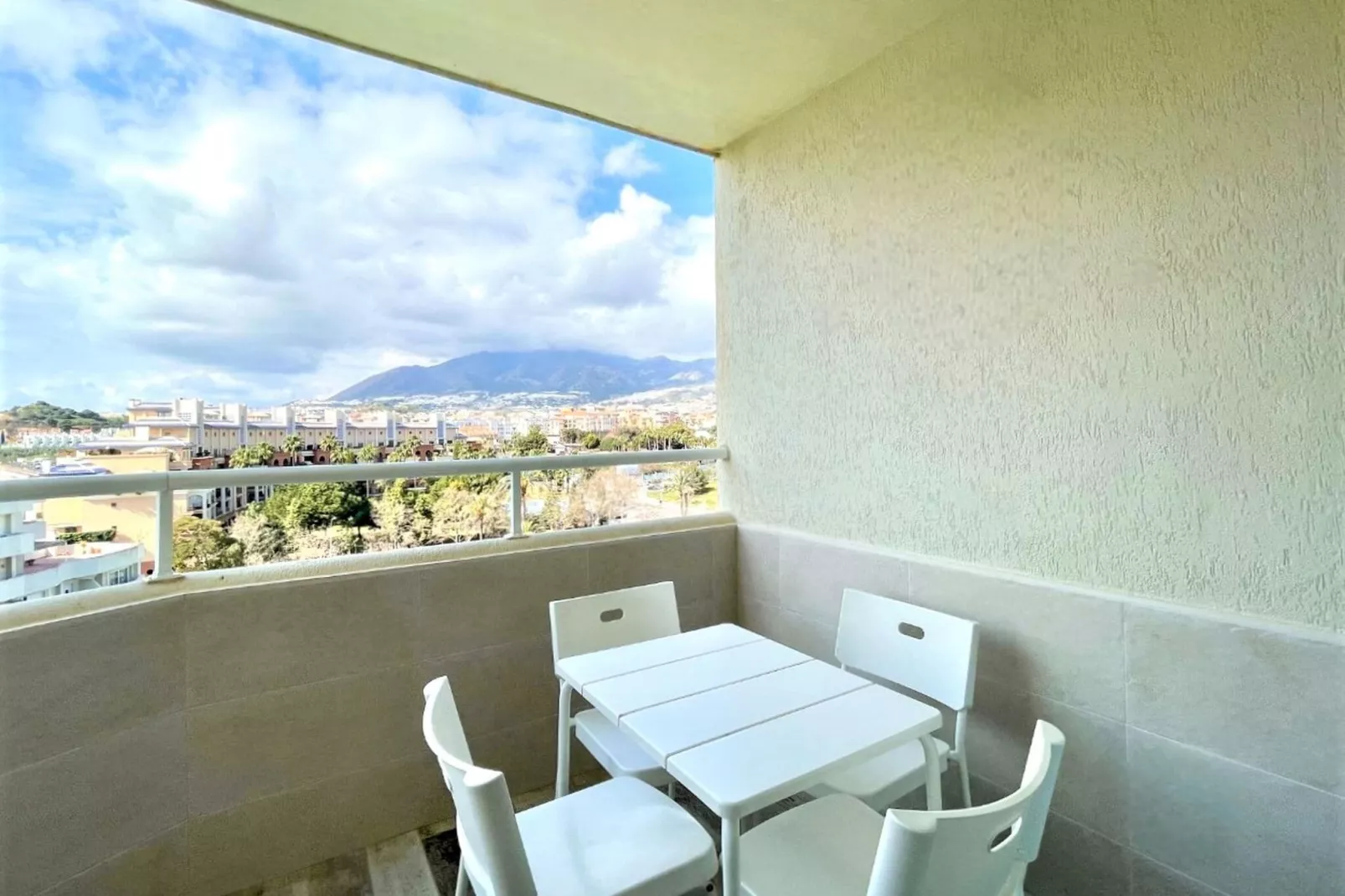 Apartamento con terraza panorámica en Playa Benalmádena-Terrasbalkon