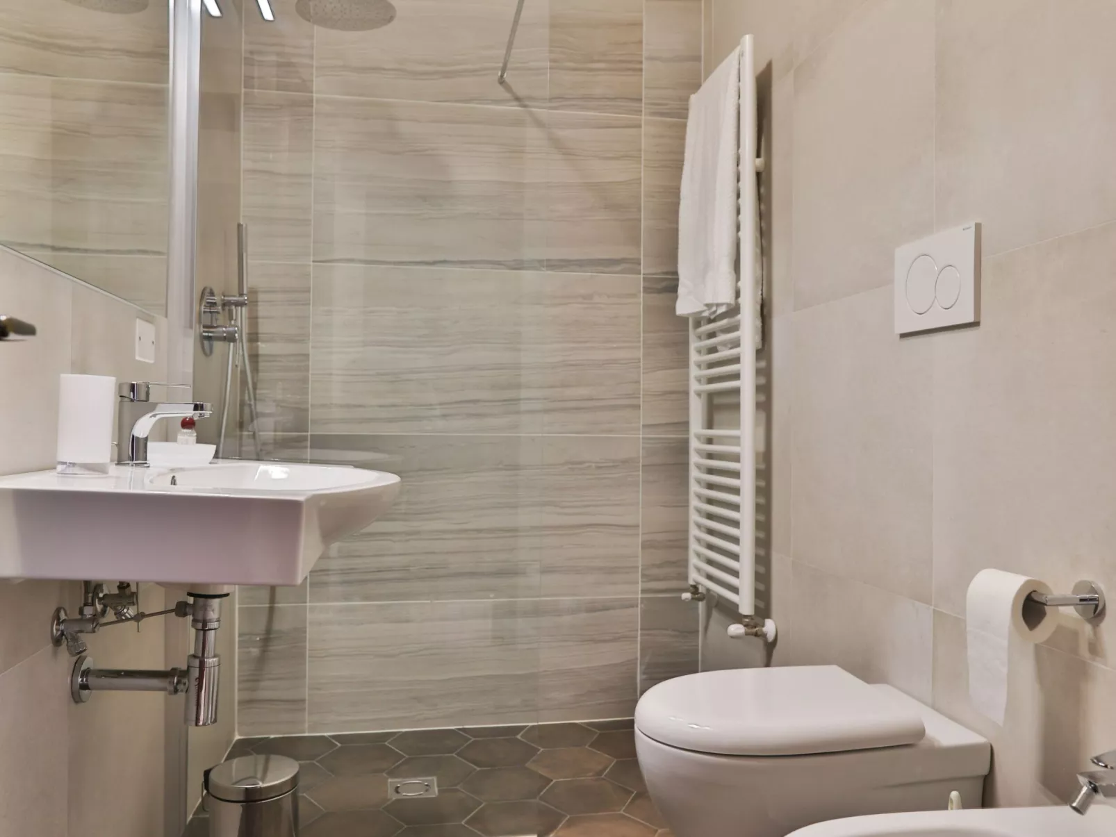 Große Wohnung mit 3 Schlafzimmern und 3 Bädern-Binnen