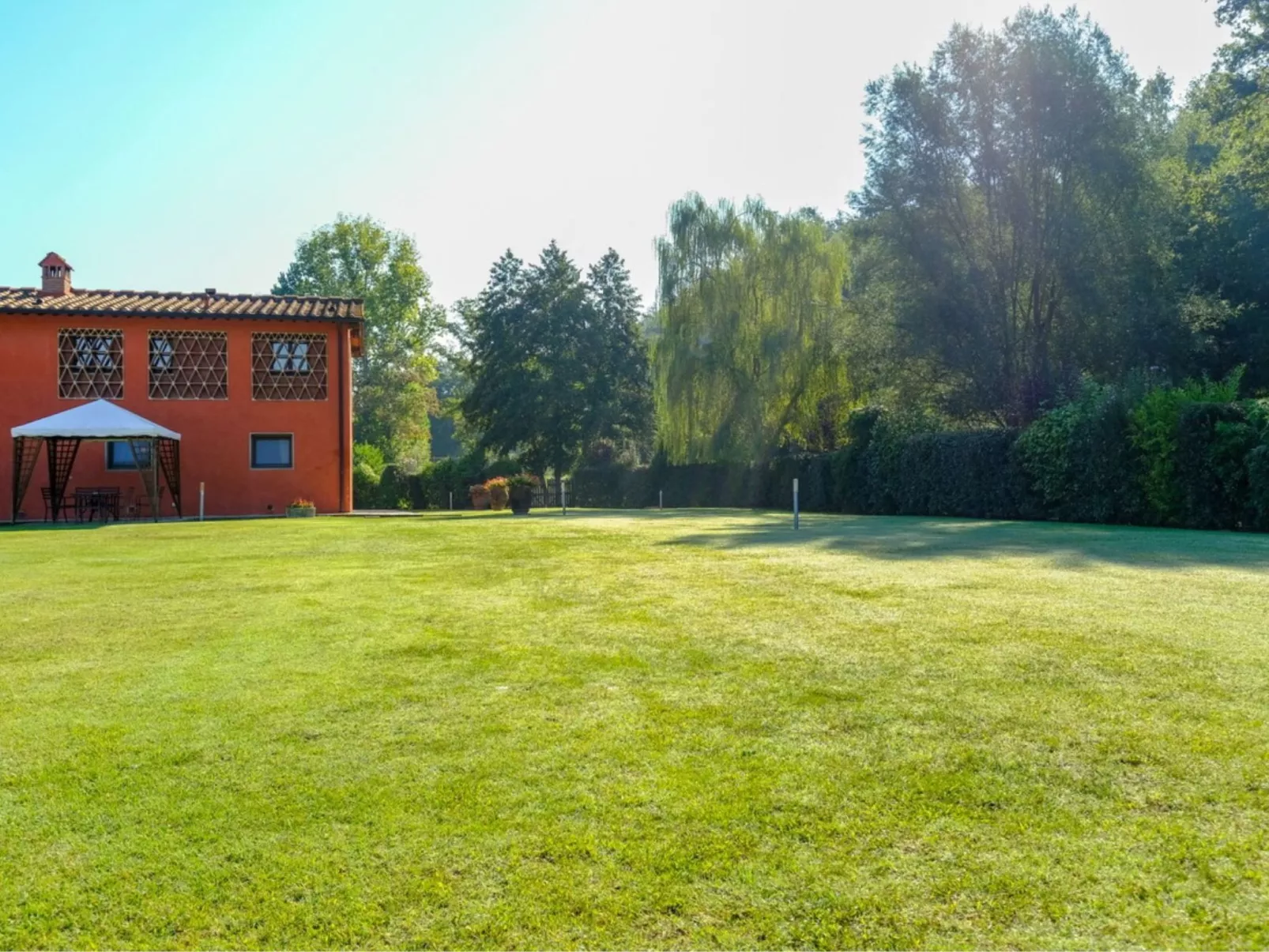 Villa mit privatem Pool und Wellnessbereich-Buiten