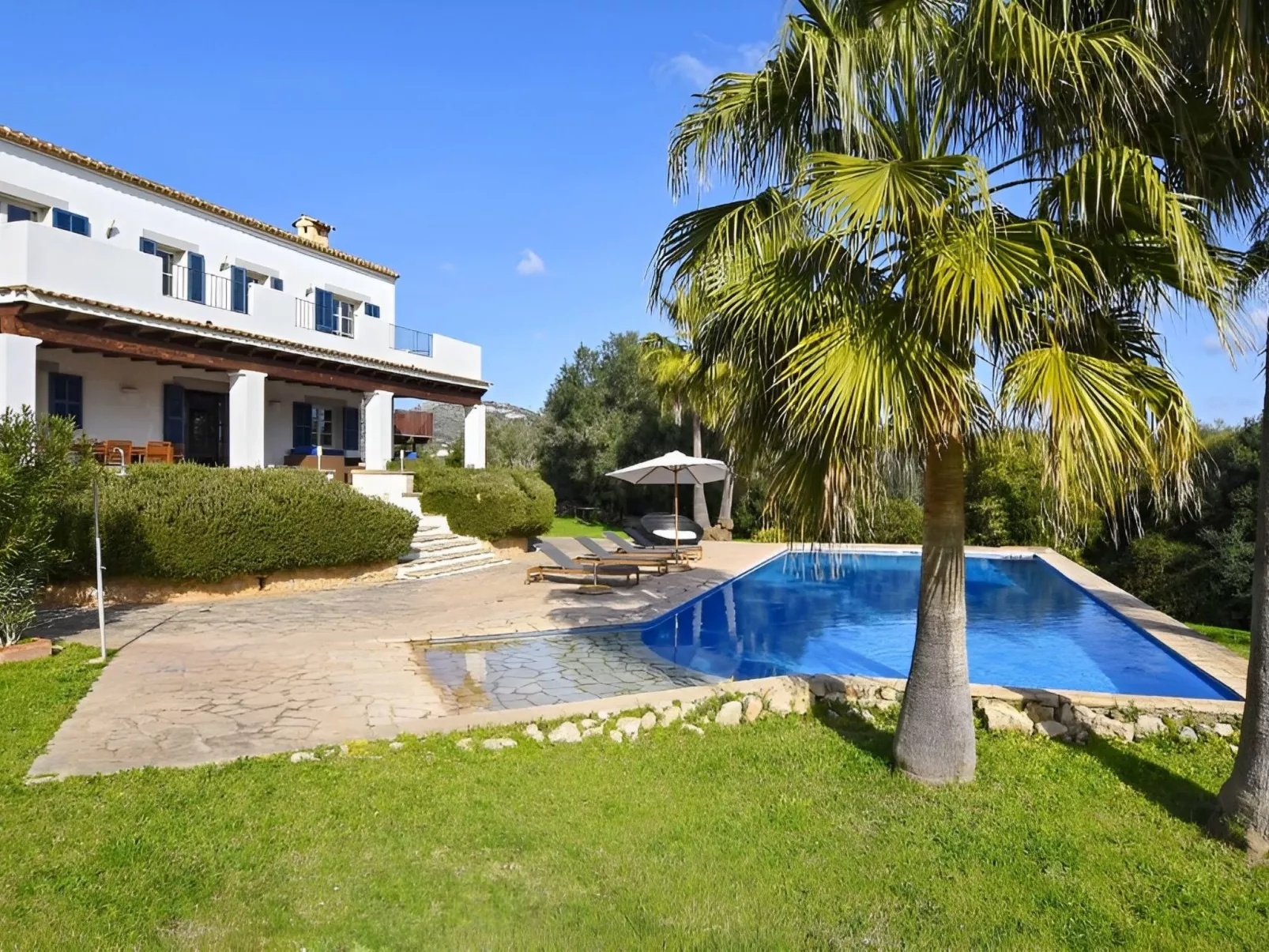 Ibizenkisches Haus mit Pool und Beachvolley-Blick-Buiten
